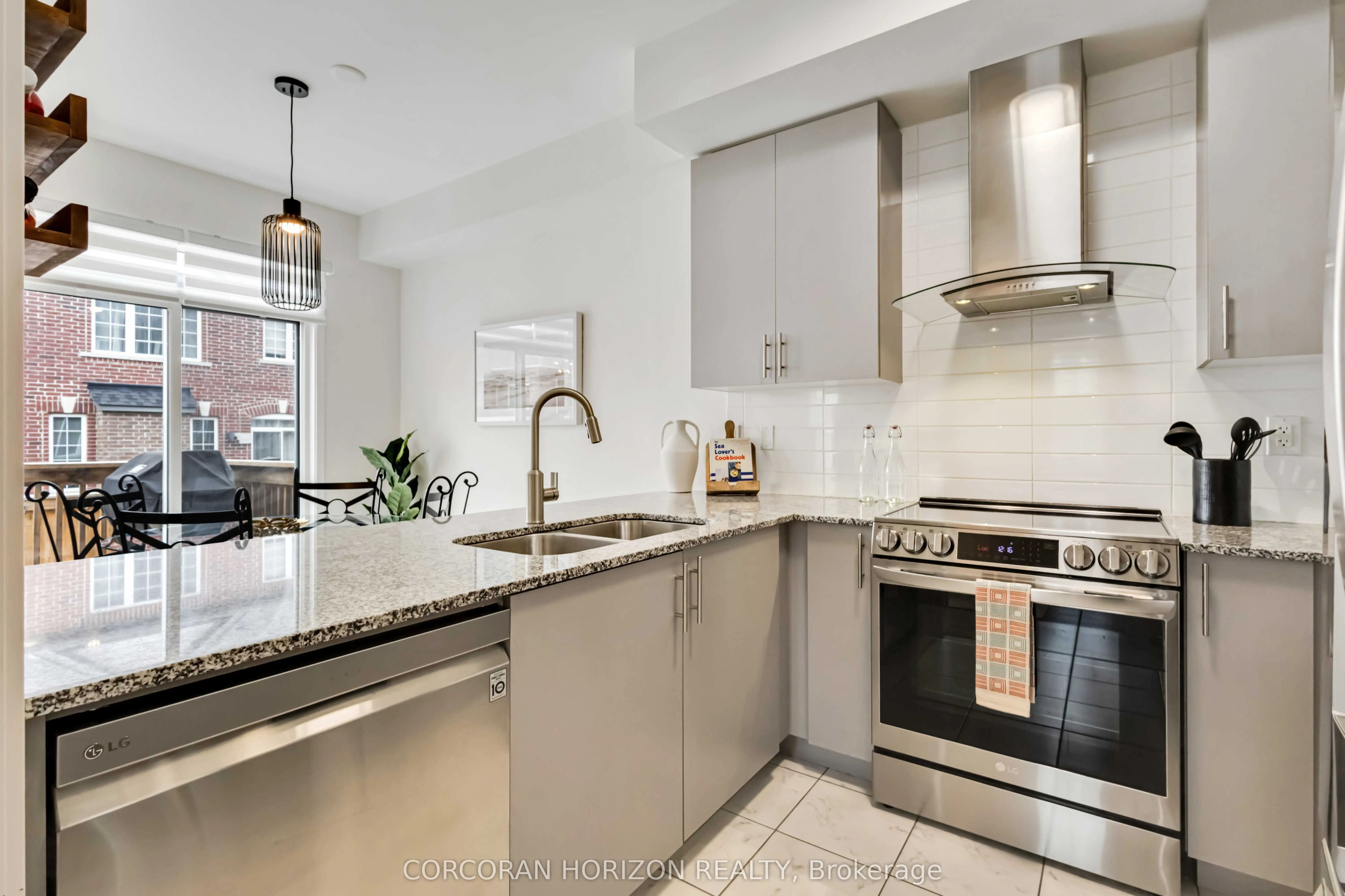 81 Dundonald Trail