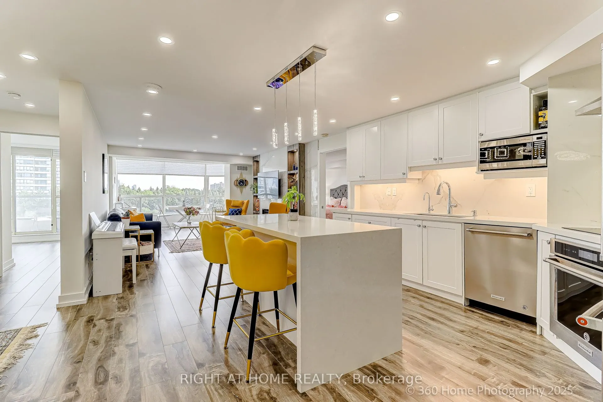 1 Clark Avenue W, #912
