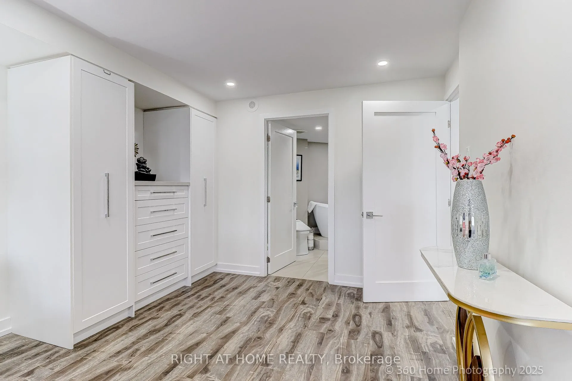 1 Clark Avenue W, #912