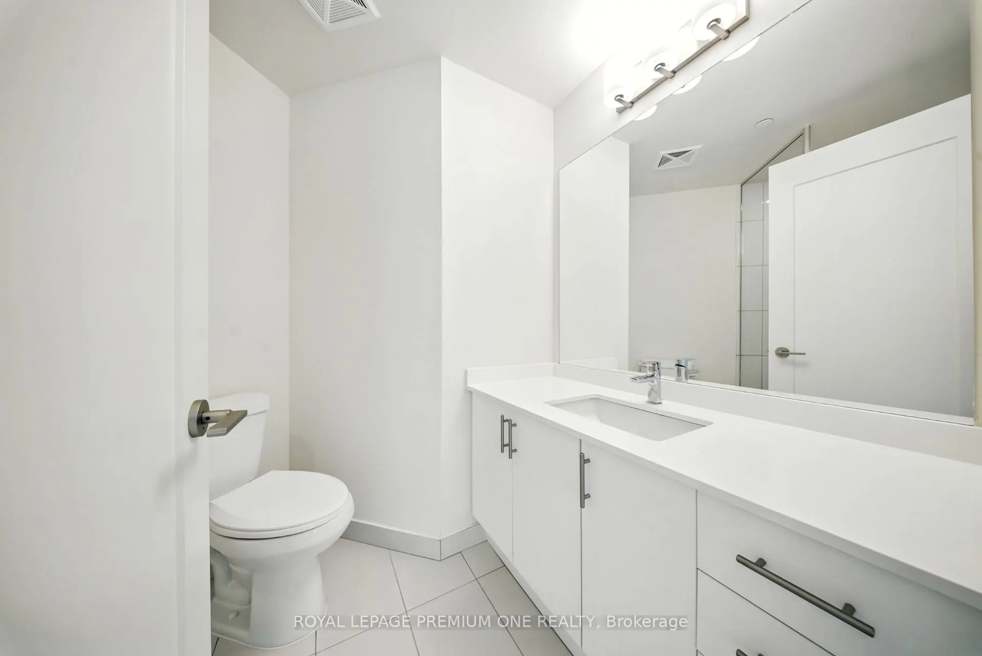 9000 JANE Street, #221