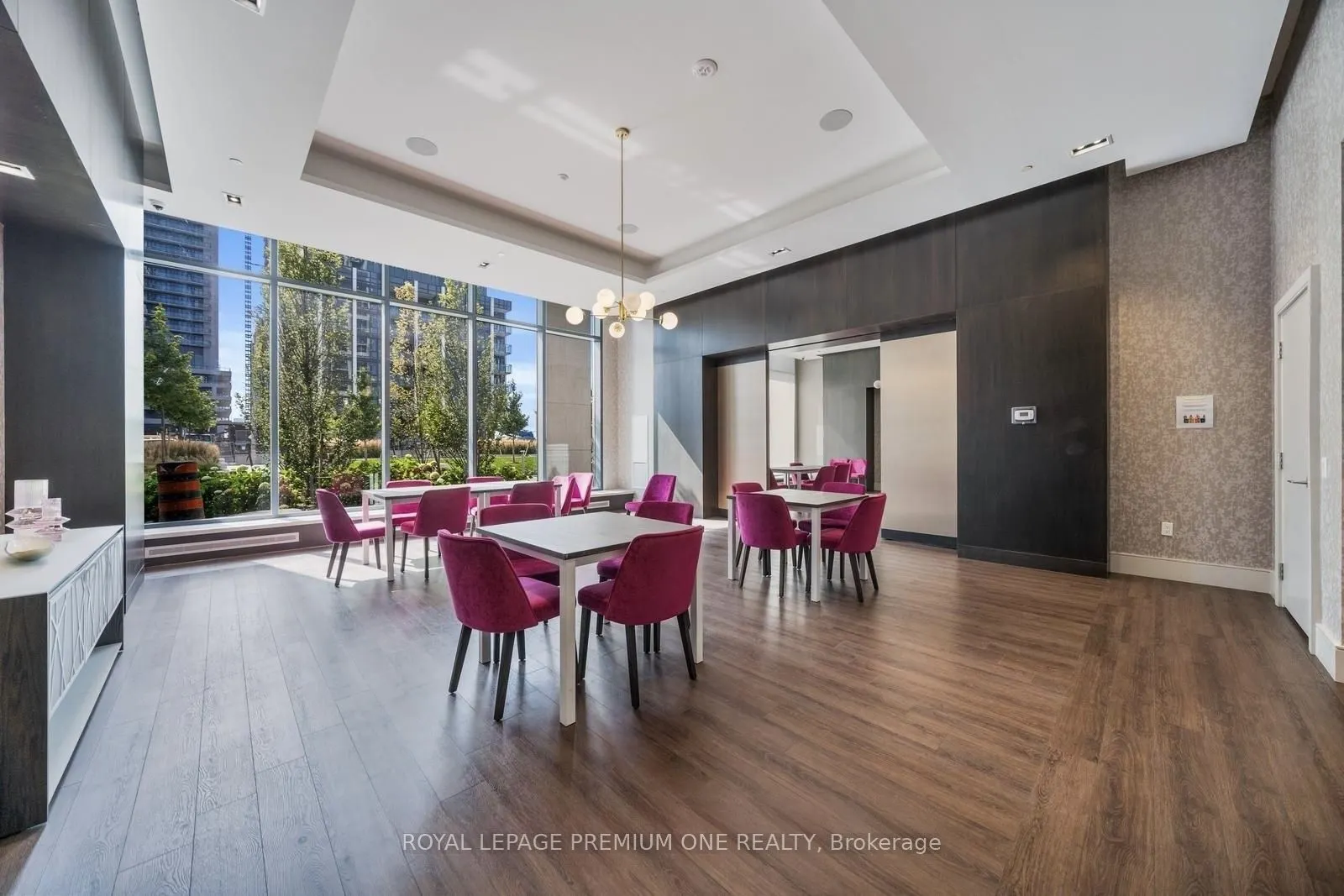 9000 JANE Street, #221