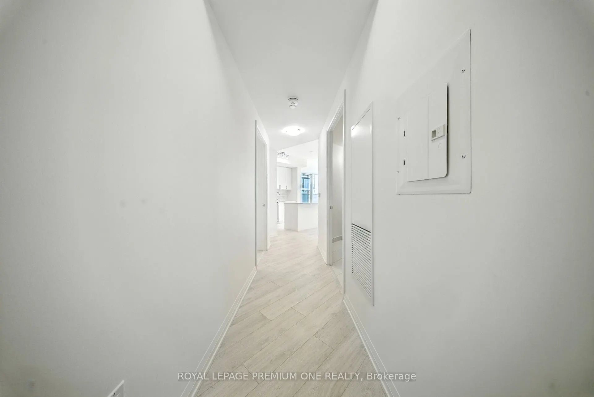 9000 JANE Street, #221