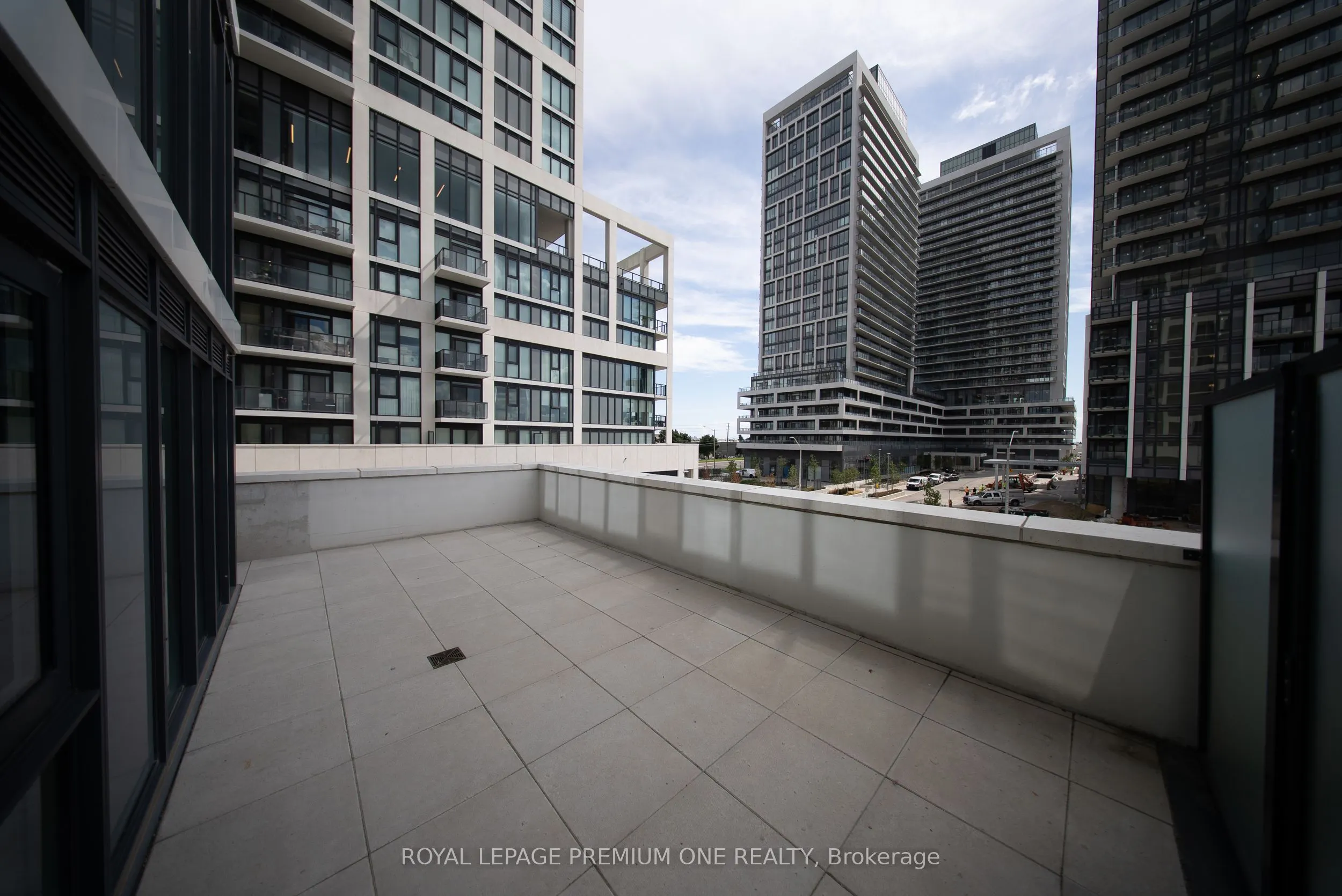 9000 JANE Street, #221
