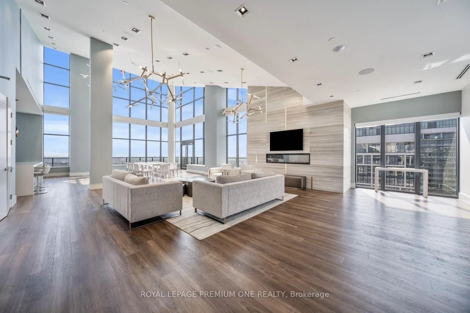 9000 JANE Street, #221