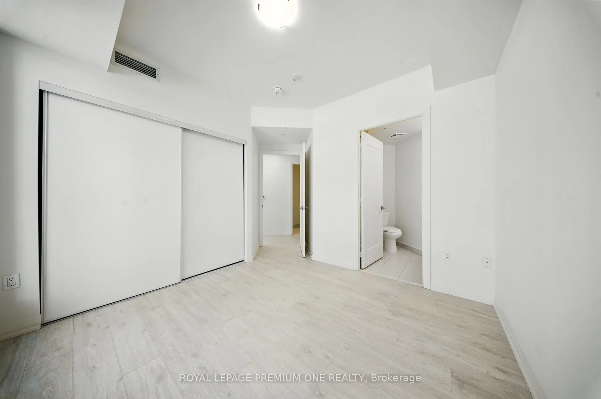 9000 JANE Street, #221