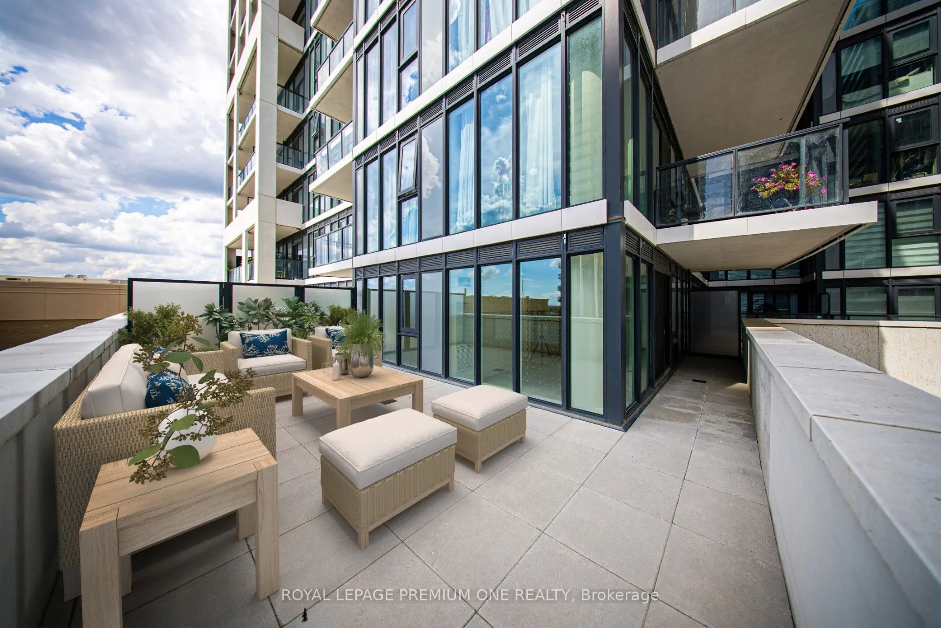 9000 JANE Street, #221