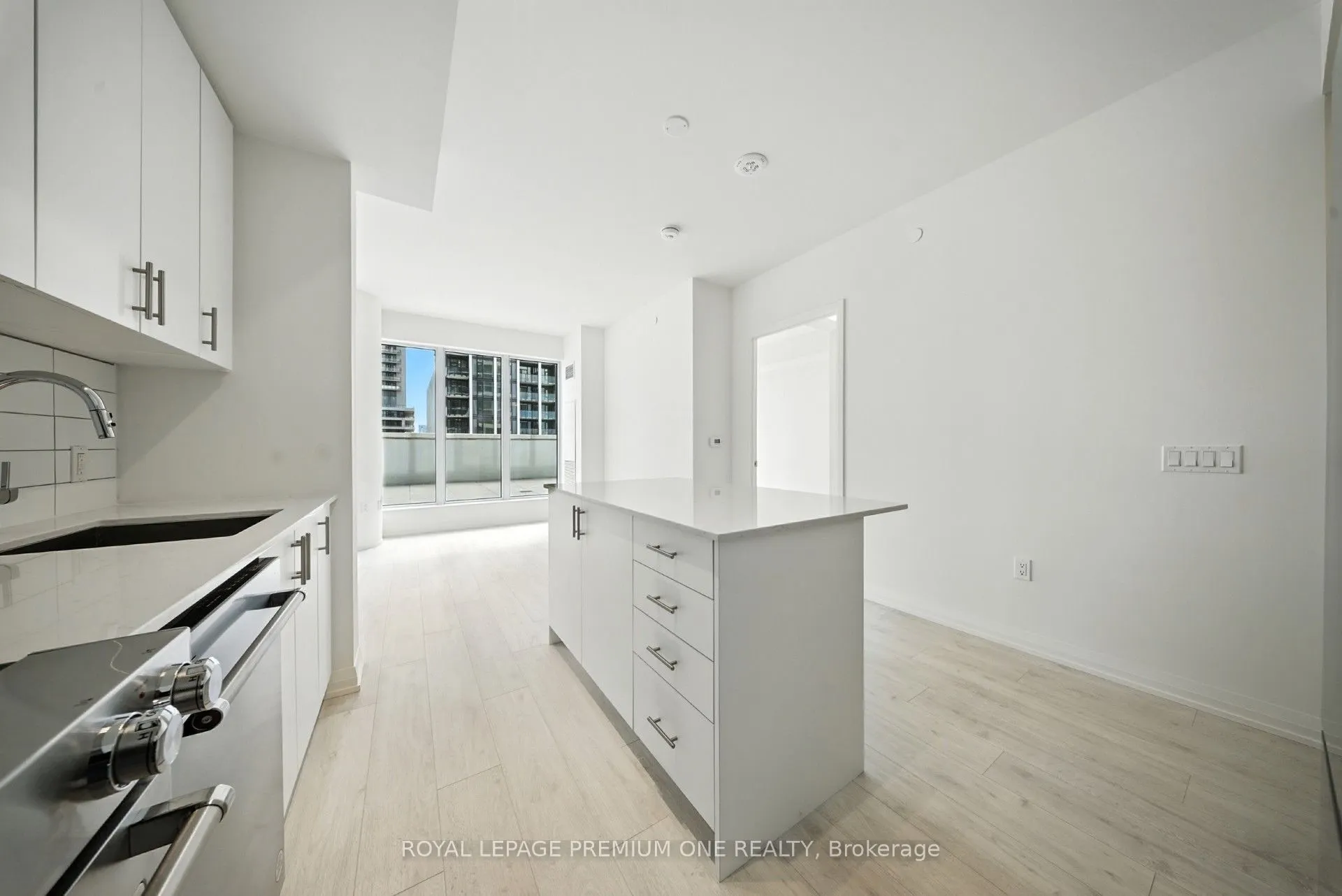 9000 JANE Street, #221