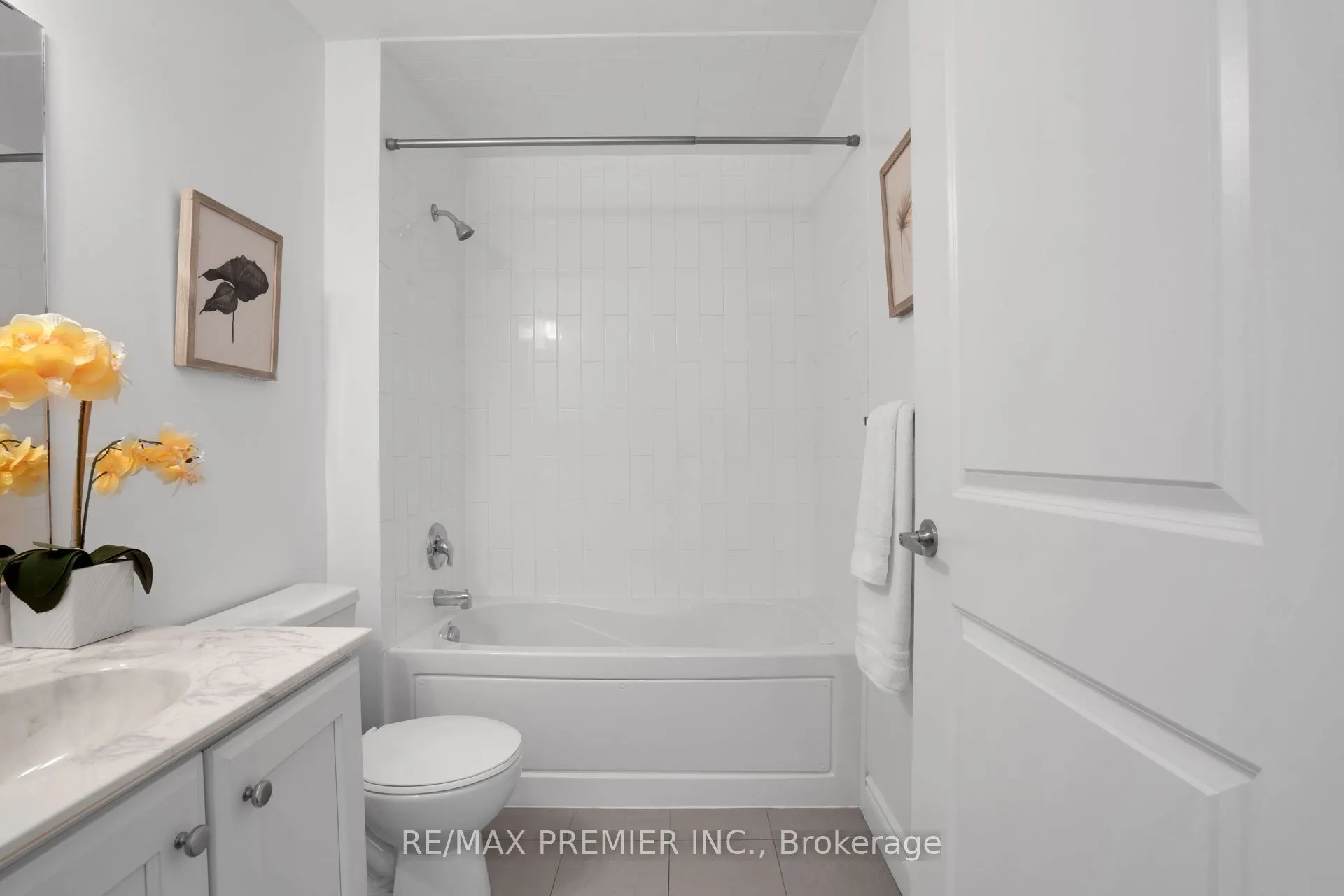 281 Woodbridge Avenue, #401