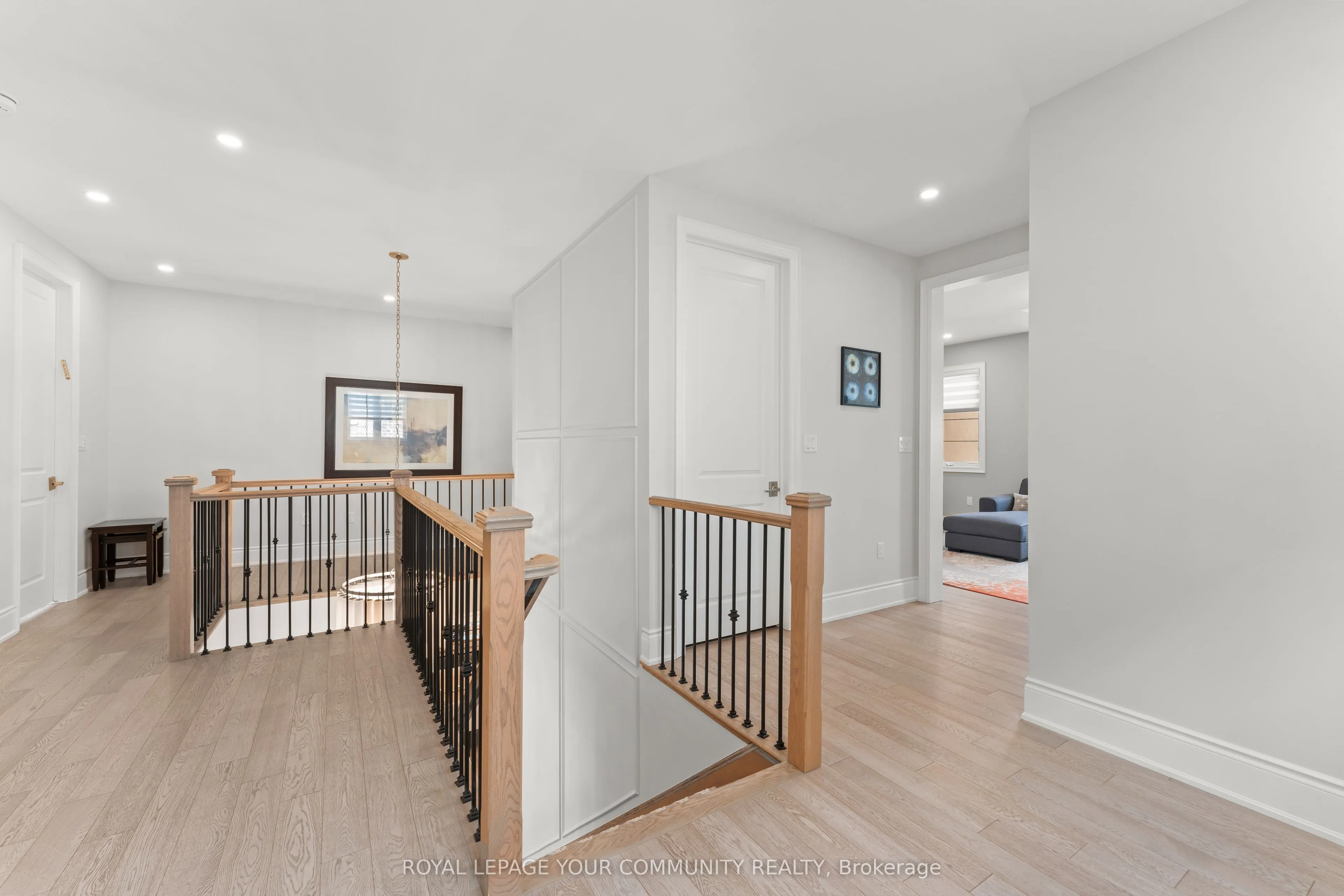 11 Cairns Gate