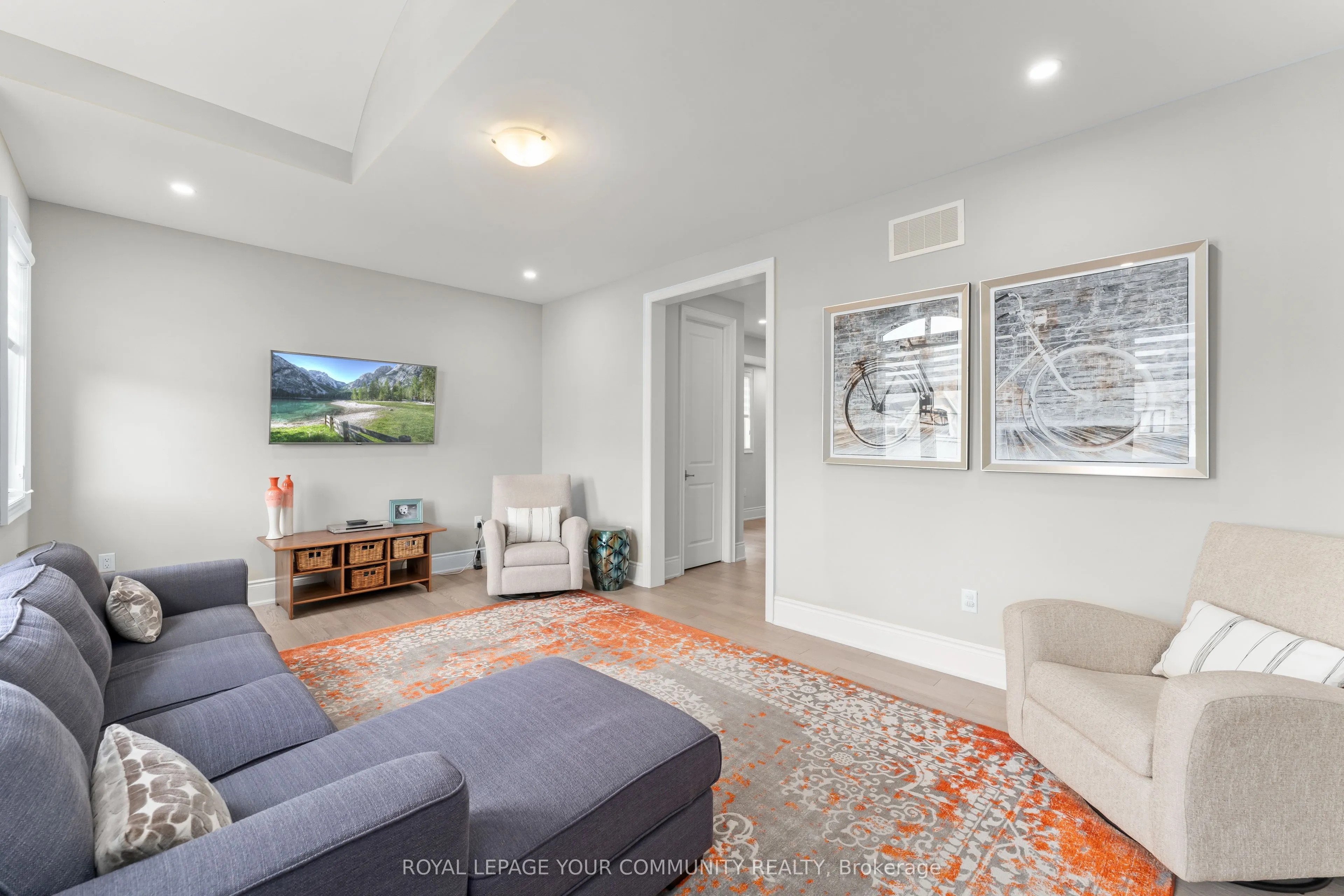 11 Cairns Gate
