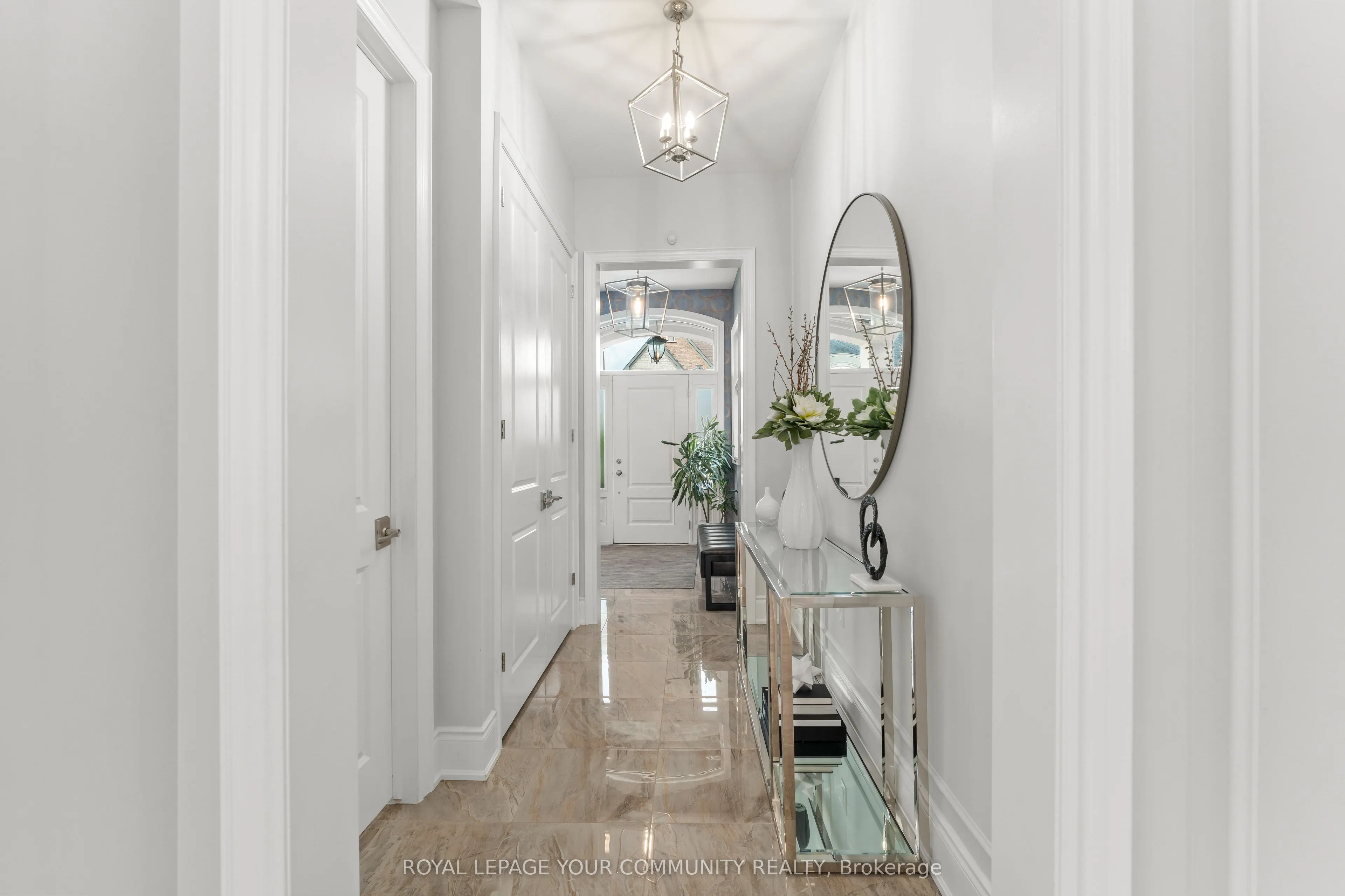 11 Cairns Gate