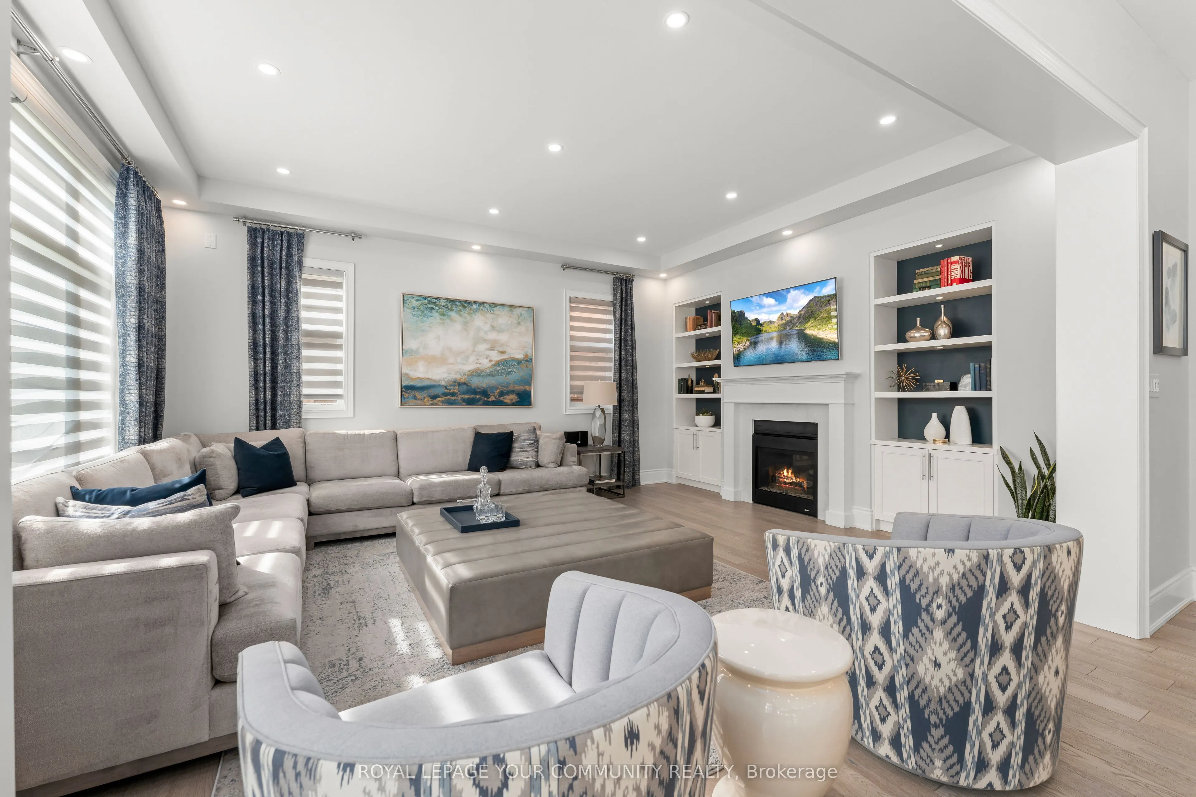 11 Cairns Gate