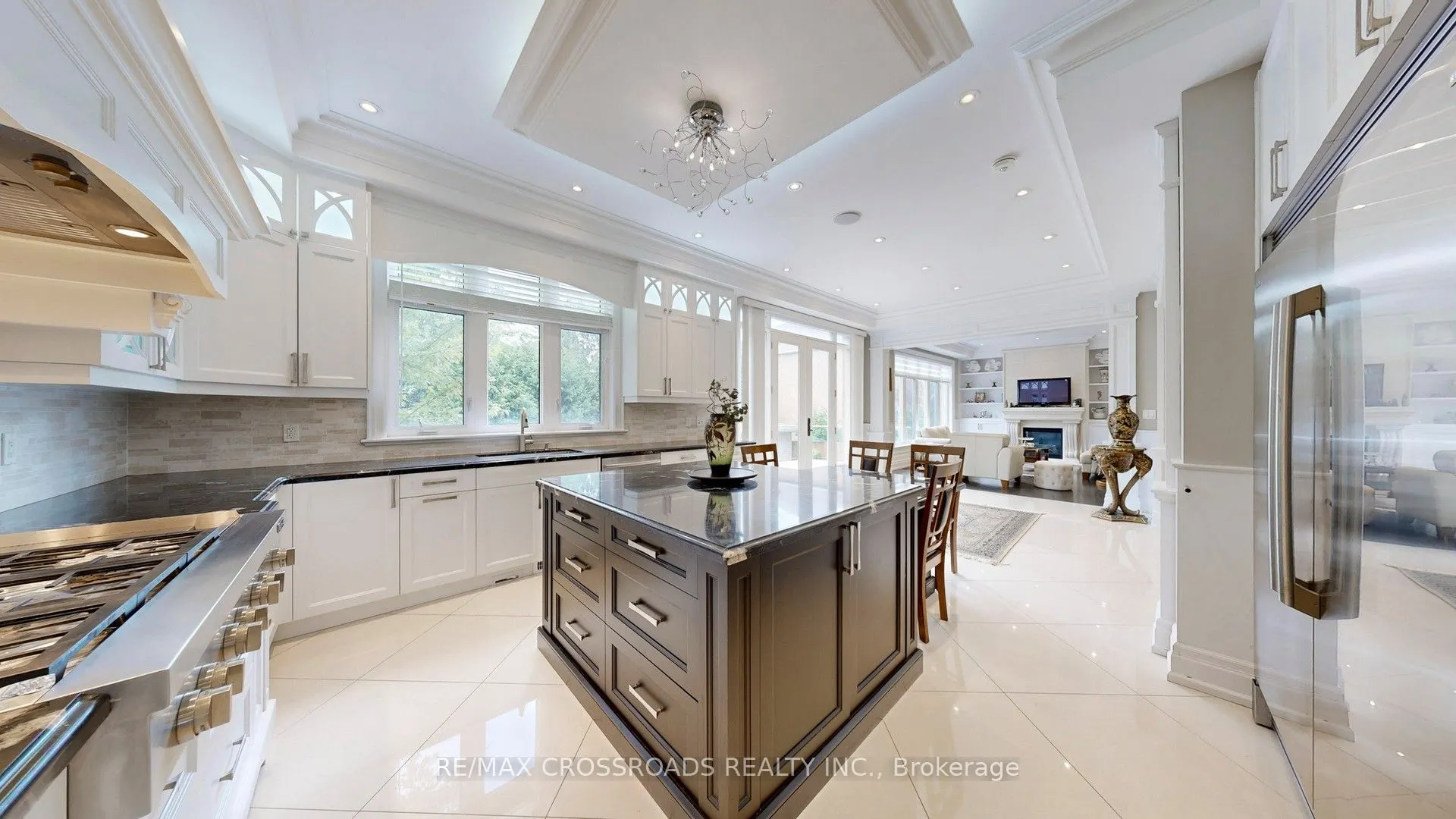 635 Elgin Mills Road W