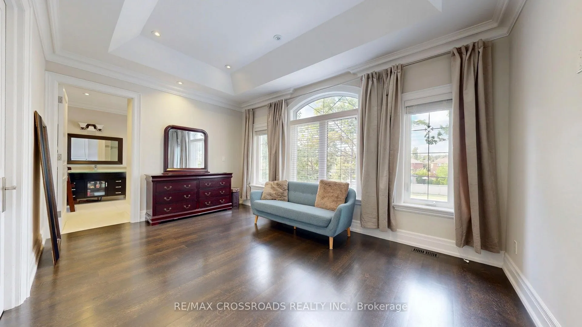 635 Elgin Mills Road W