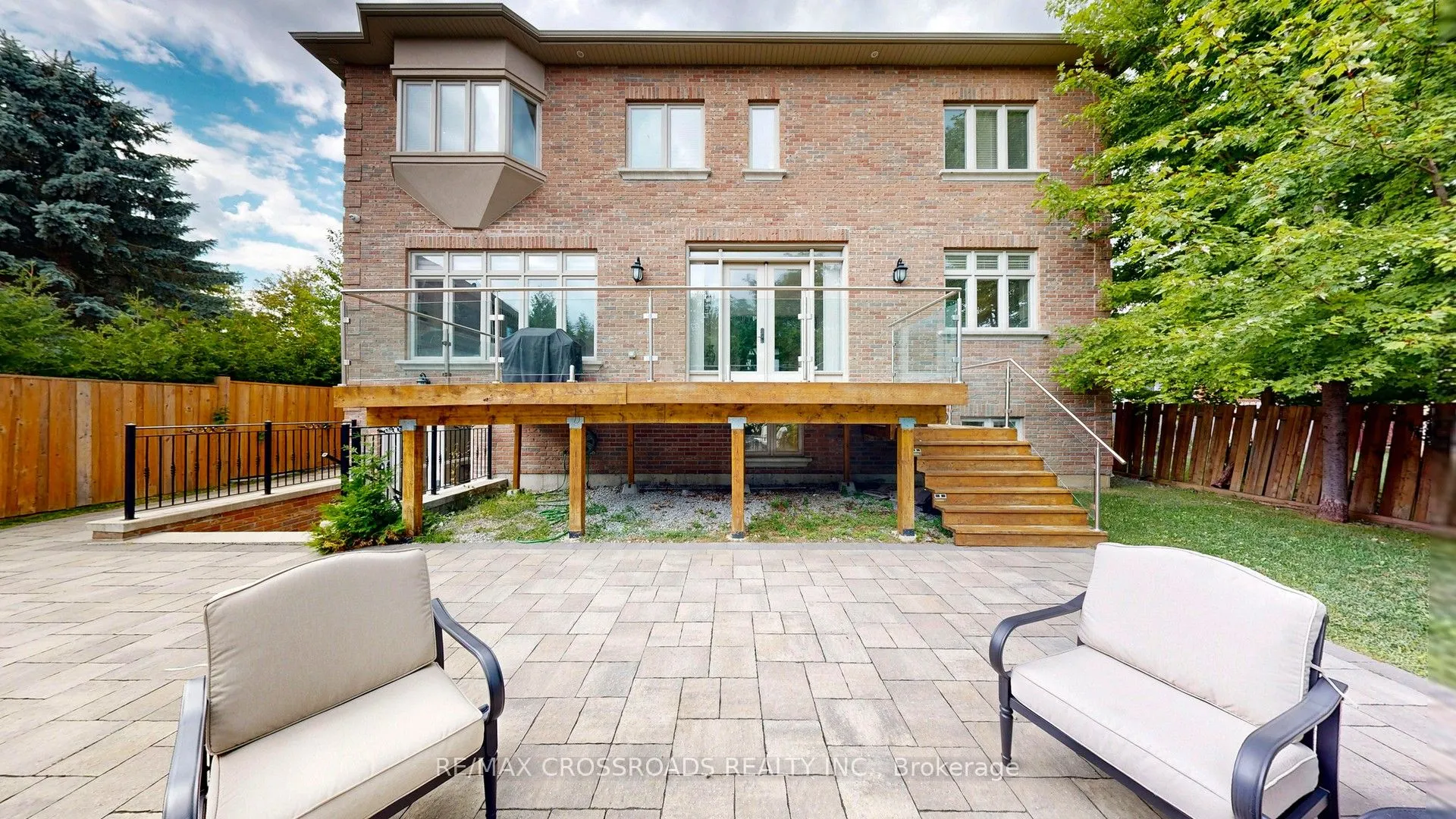 635 Elgin Mills Road W