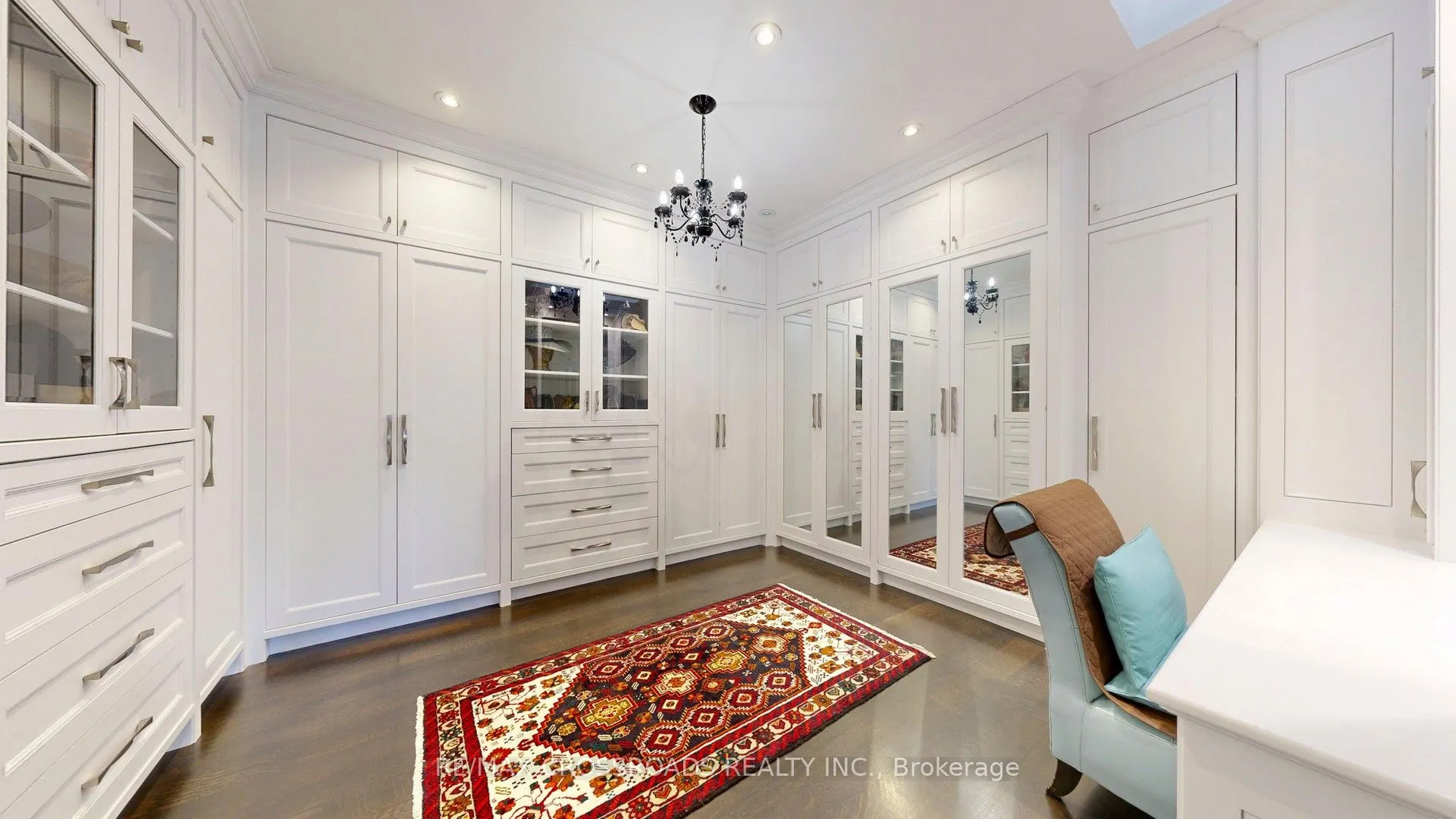635 Elgin Mills Road W