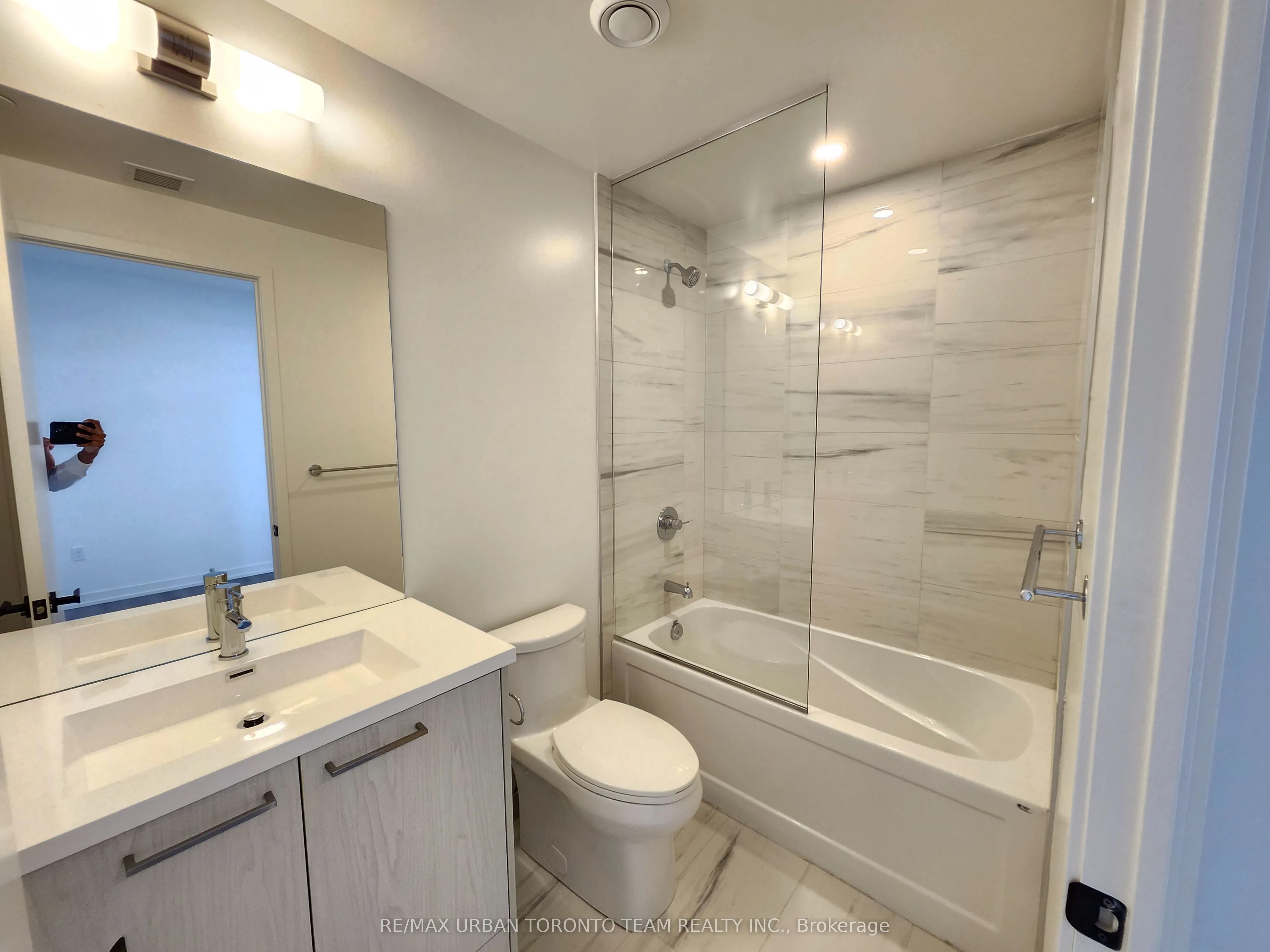 28 Interchange Way, #4103