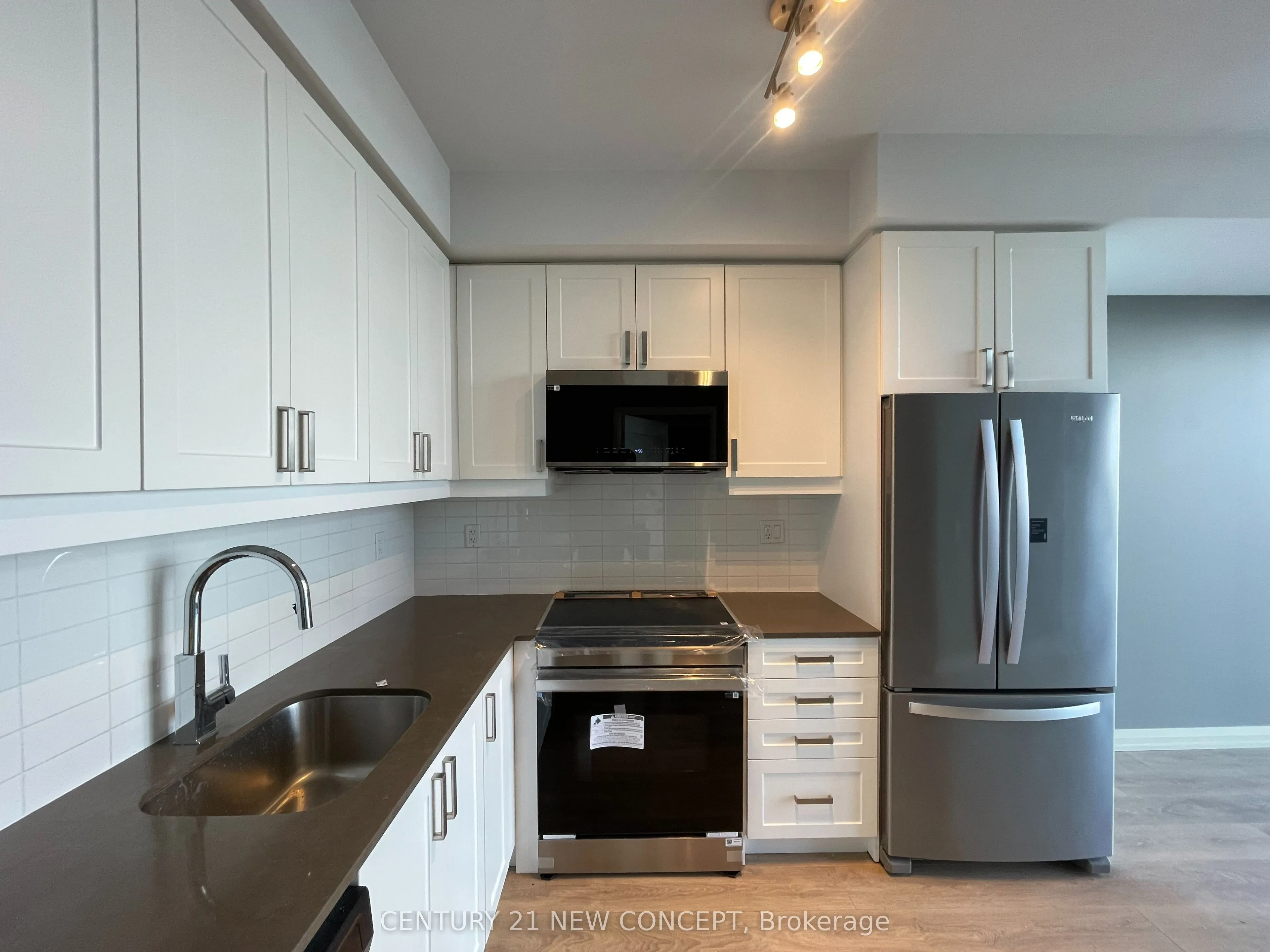 7895 Jane Street, #PH02