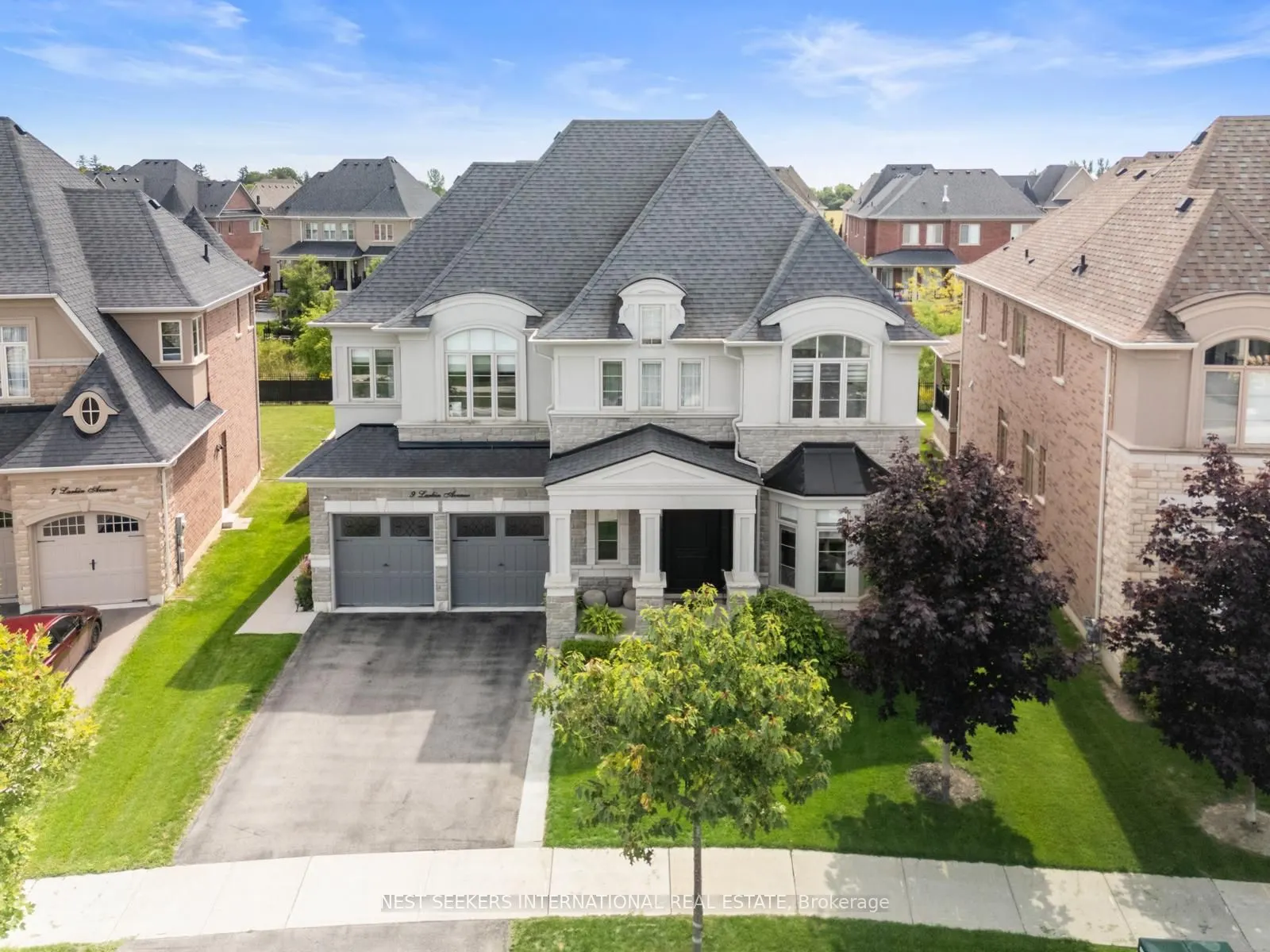 9 Larkin Avenue