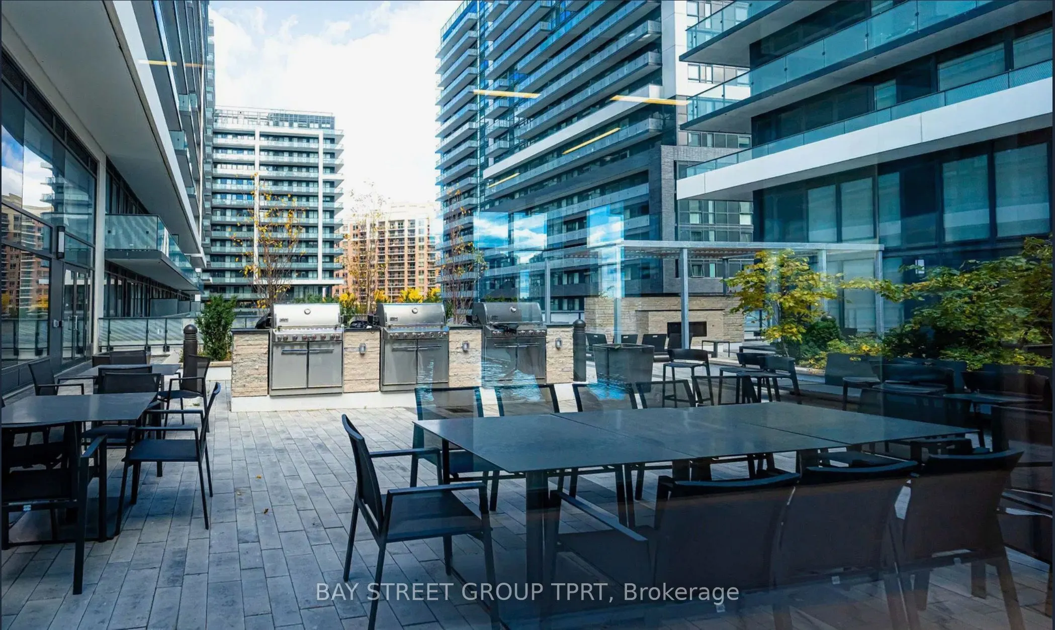 95 Oneida Crescent N, #2009
