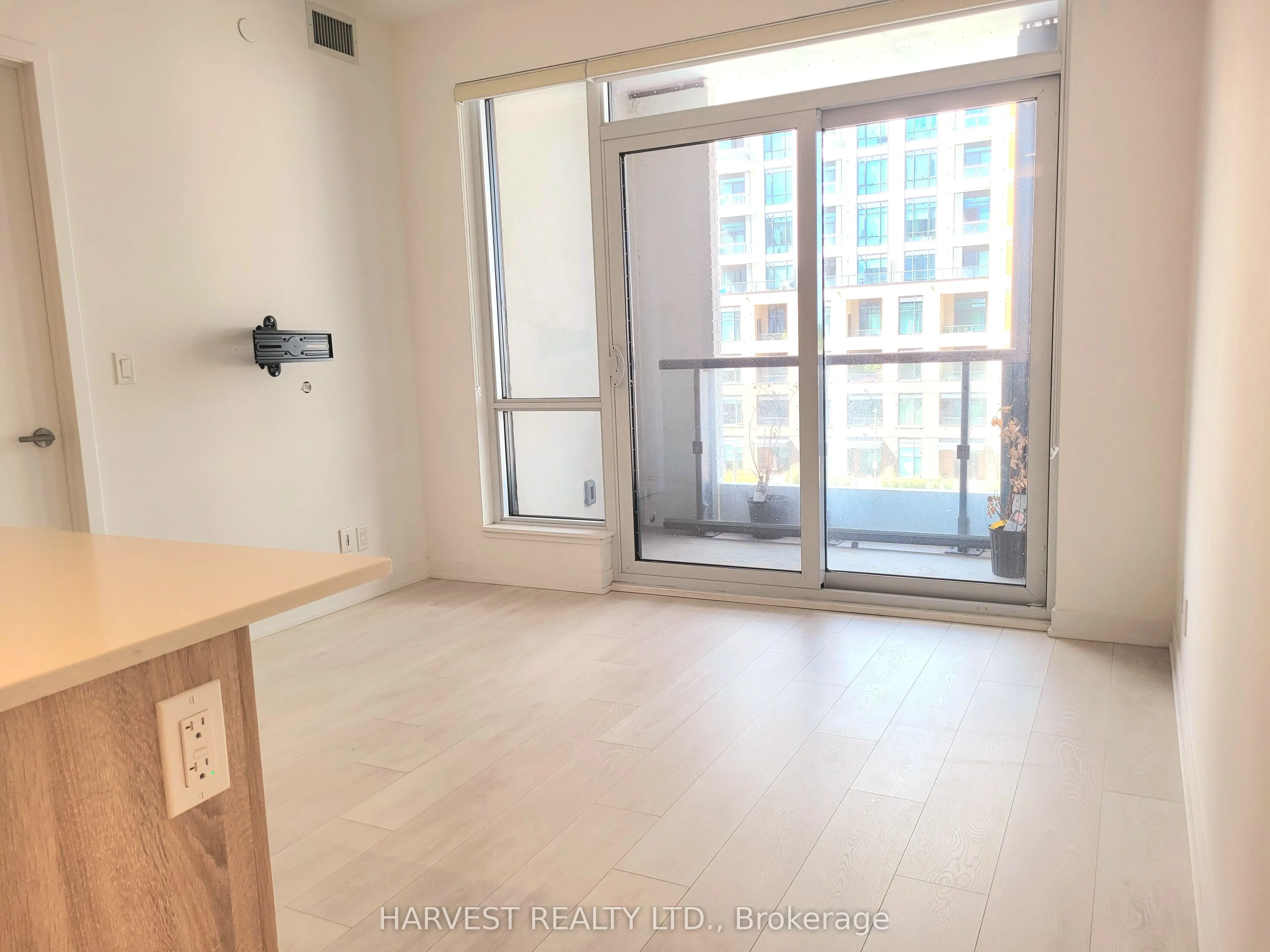 7950 Bathurst Street, #424