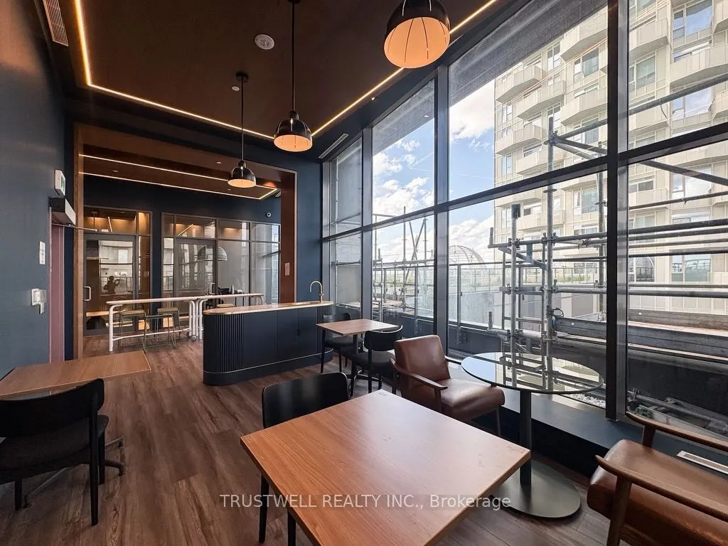 10 Abeja Street, #1819