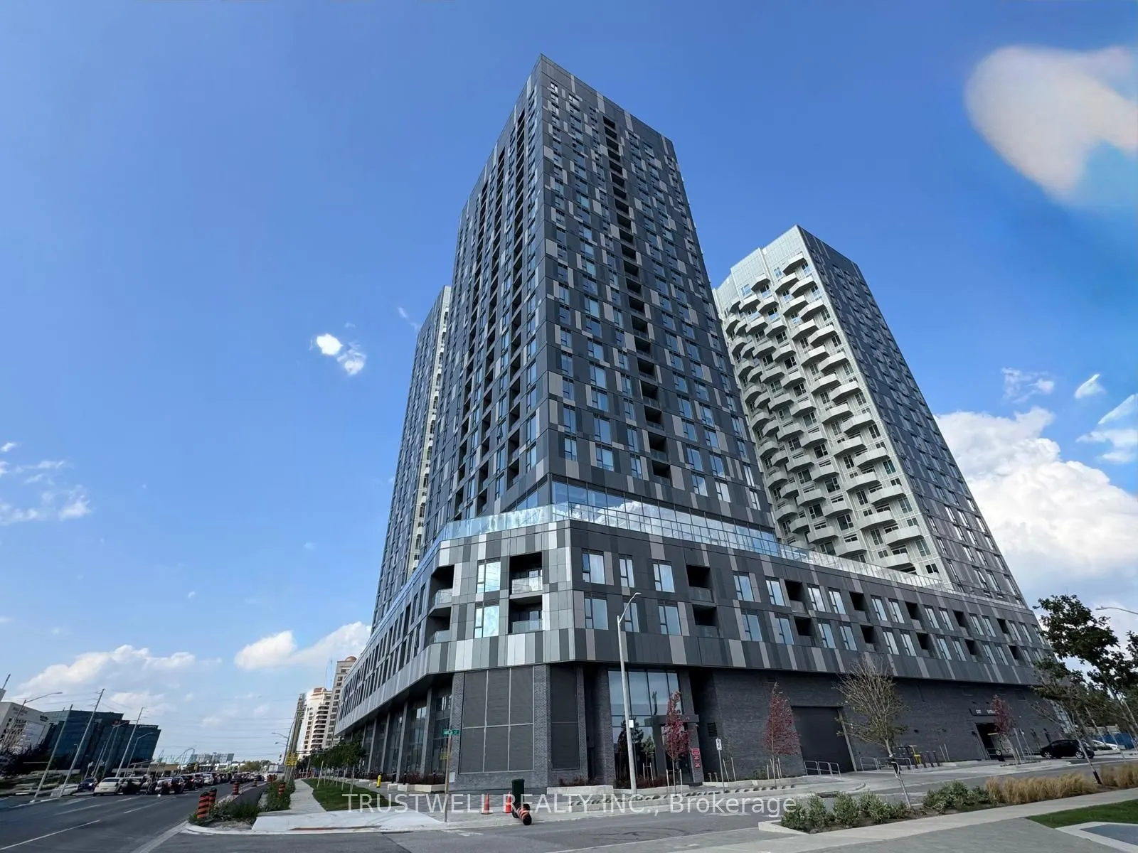 10 Abeja Street, #1819