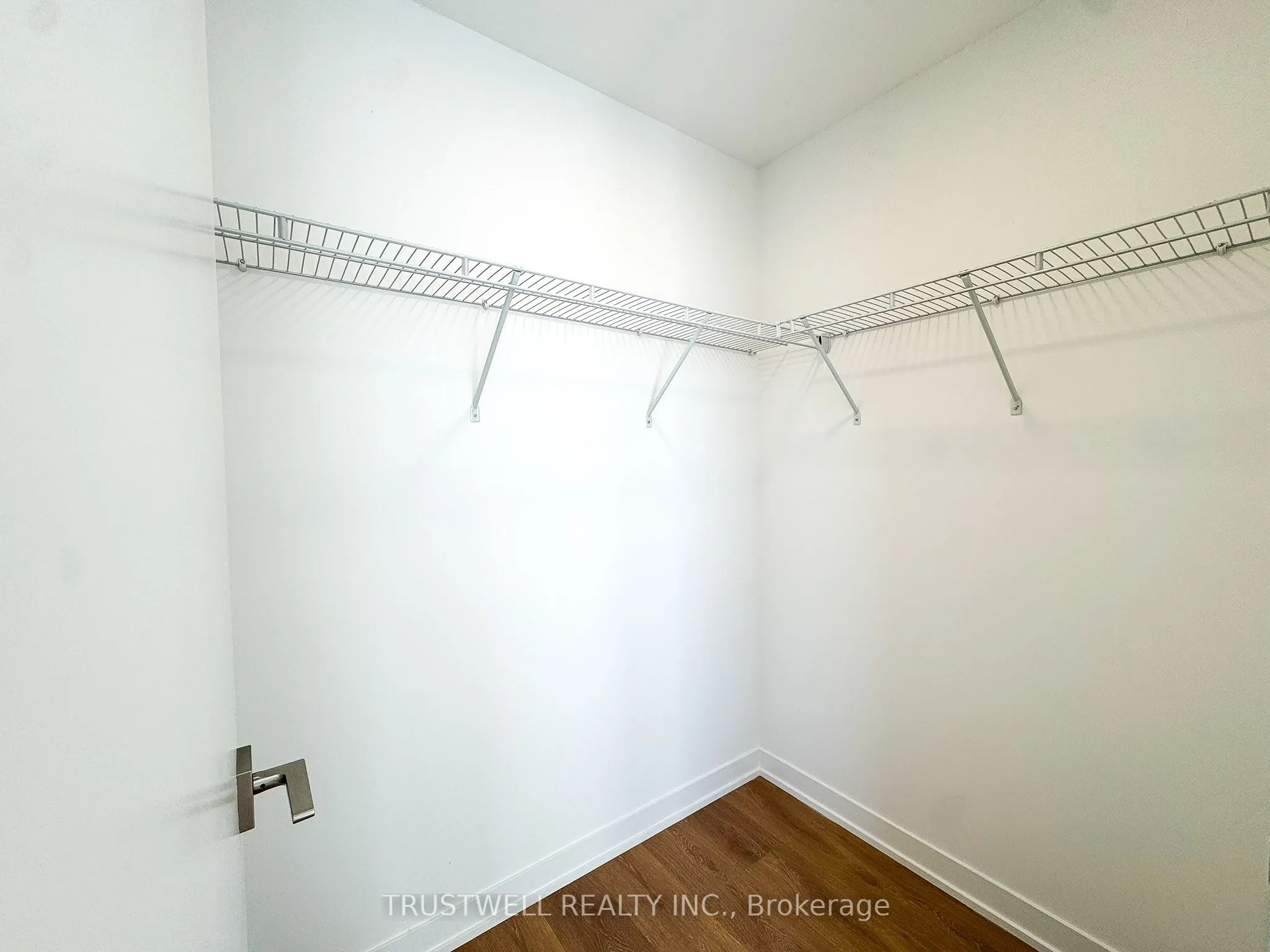 10 Abeja Street, #1819