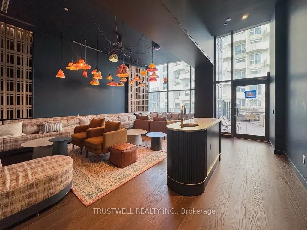 10 Abeja Street, #1819