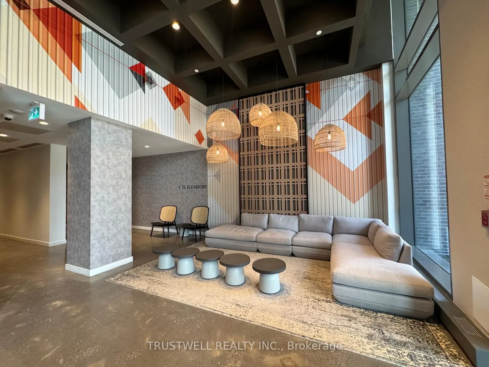 10 Abeja Street, #1819