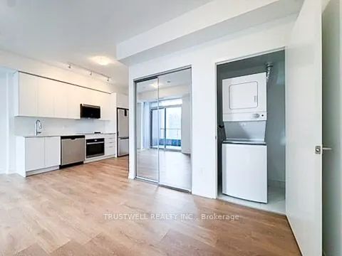 10 Abeja Street, #1819