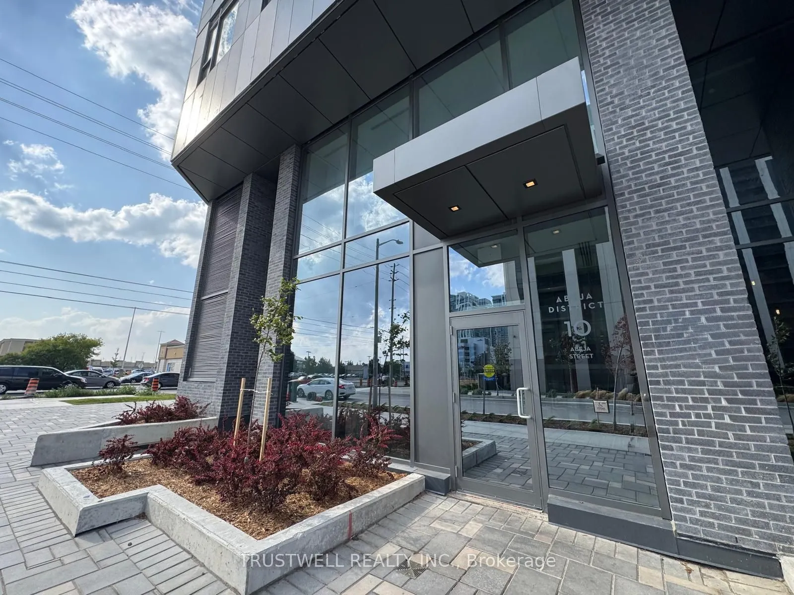 10 Abeja Street, #1819