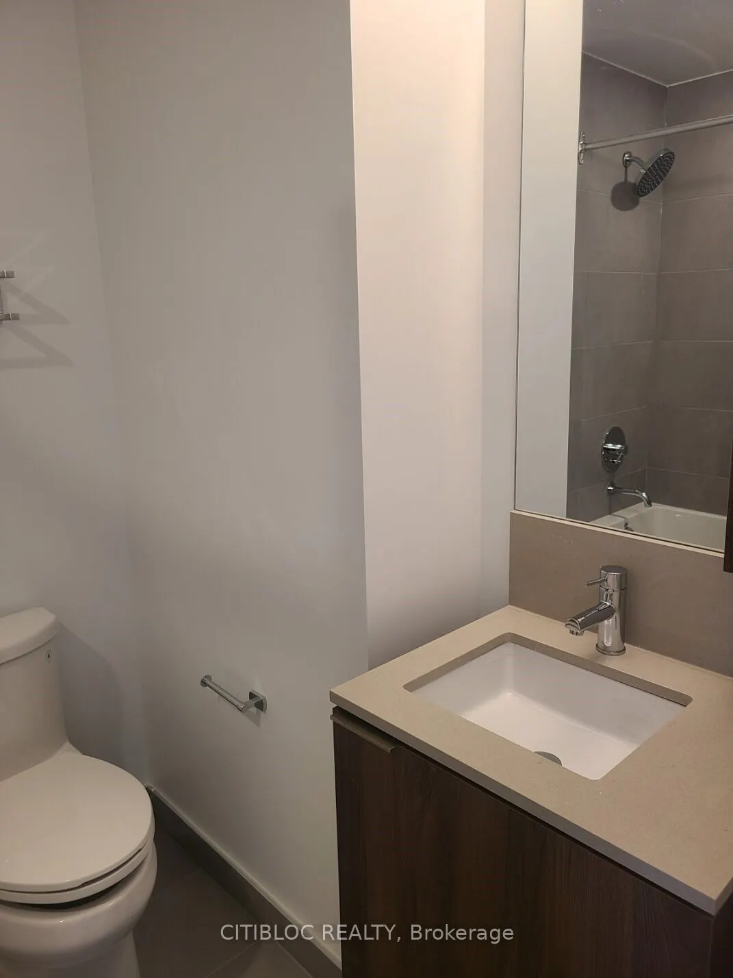 1000 Portage Parkway, #5009