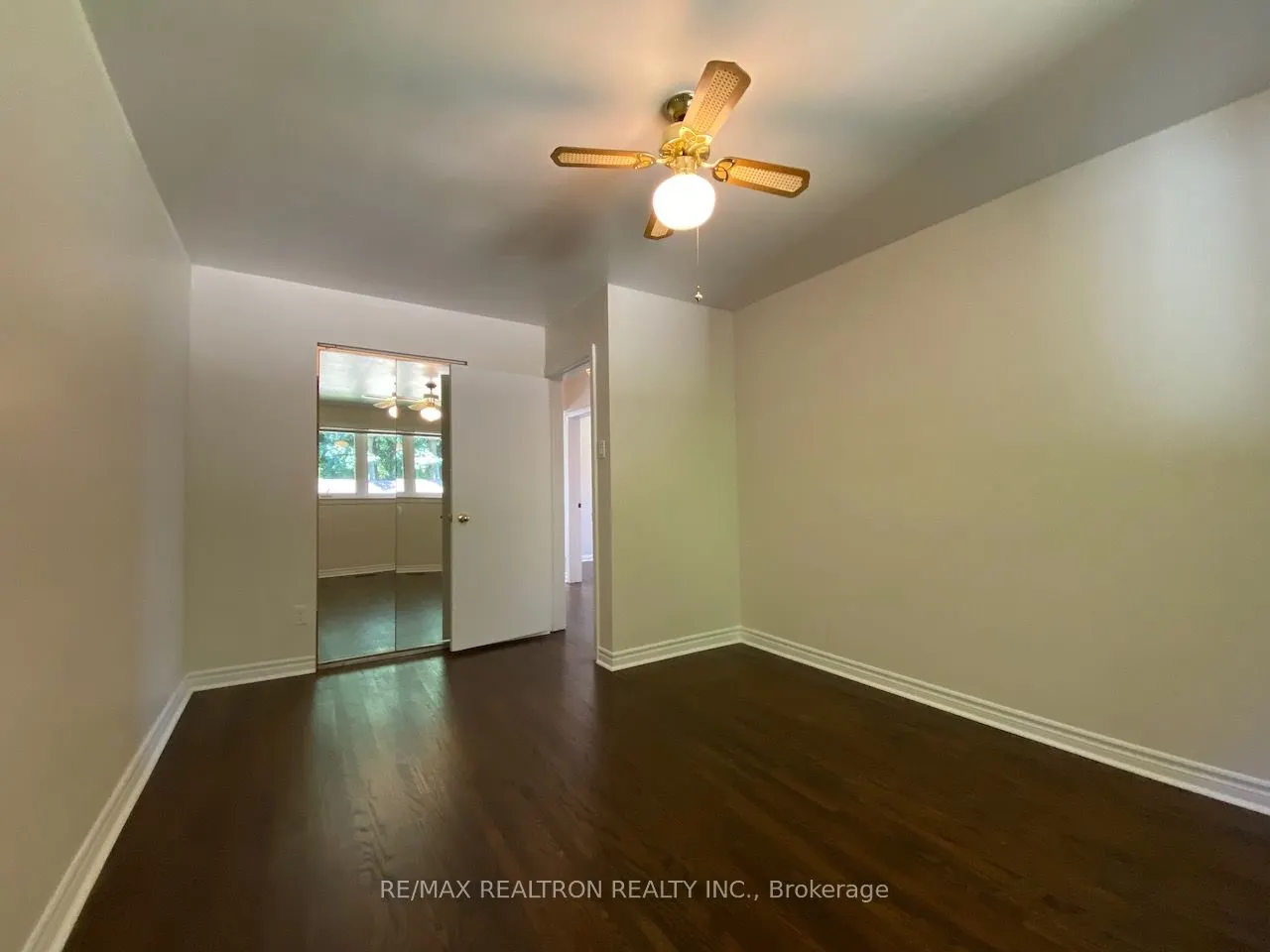 135 Willow Lane, #Upper