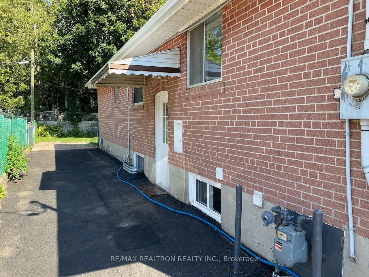 135 Willow Lane, #Upper