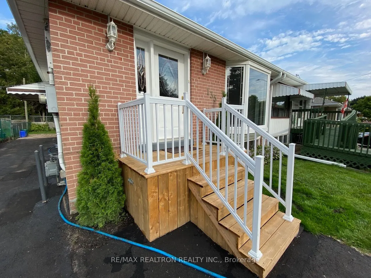 135 Willow Lane, #Upper