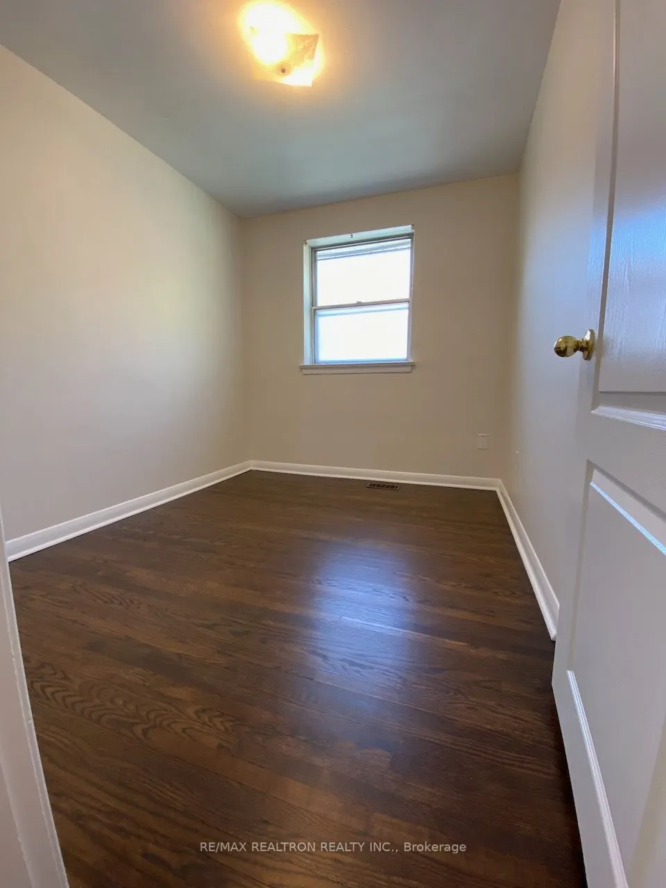 135 Willow Lane, #Upper