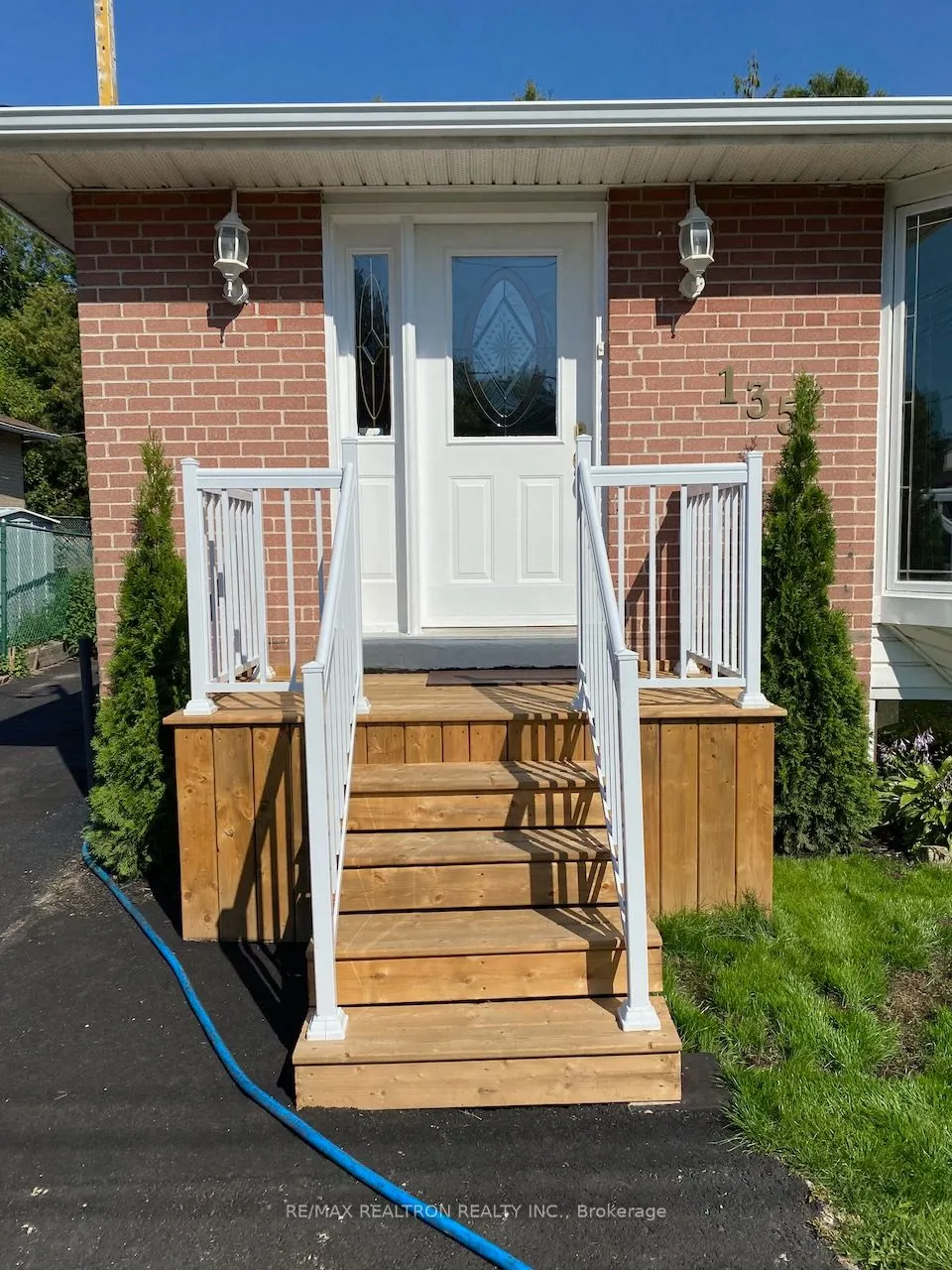 135 Willow Lane, #Upper