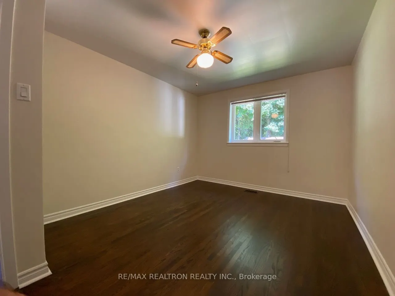 135 Willow Lane, #Upper