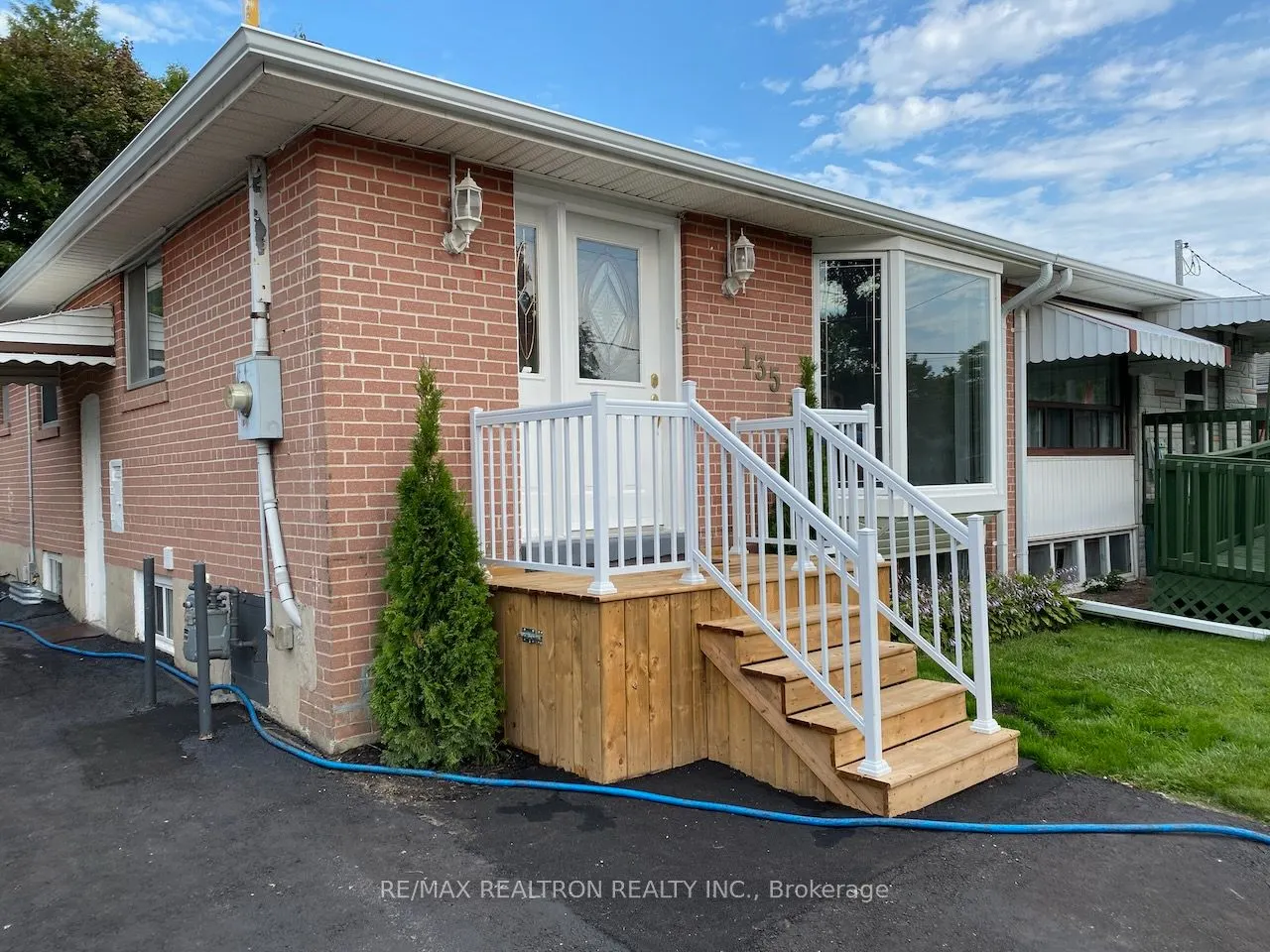 135 Willow Lane, #Upper