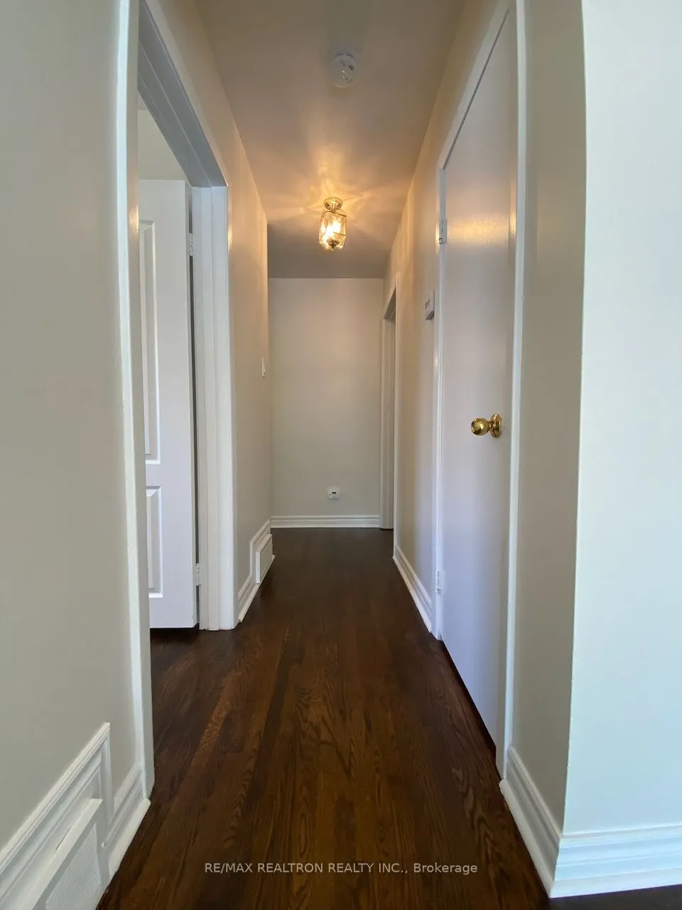 135 Willow Lane, #Upper