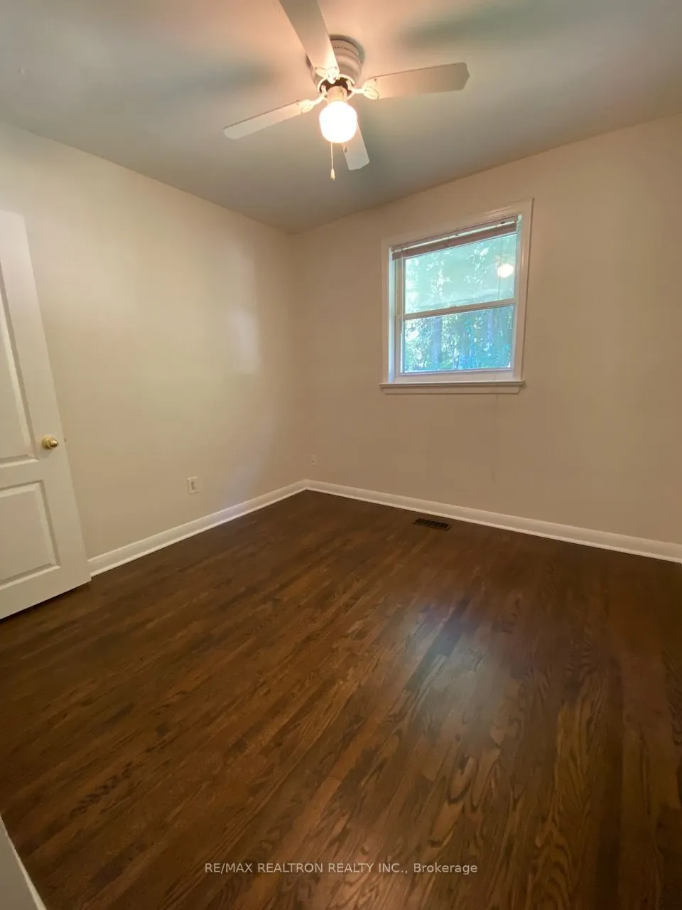 135 Willow Lane, #Upper