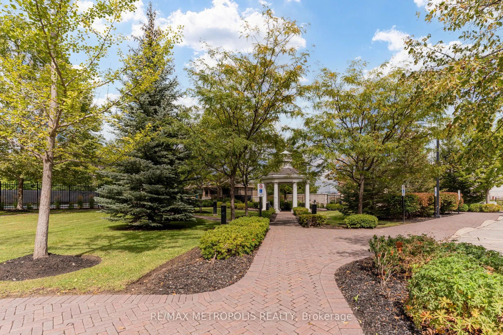 111 Civic Square Gate, #416