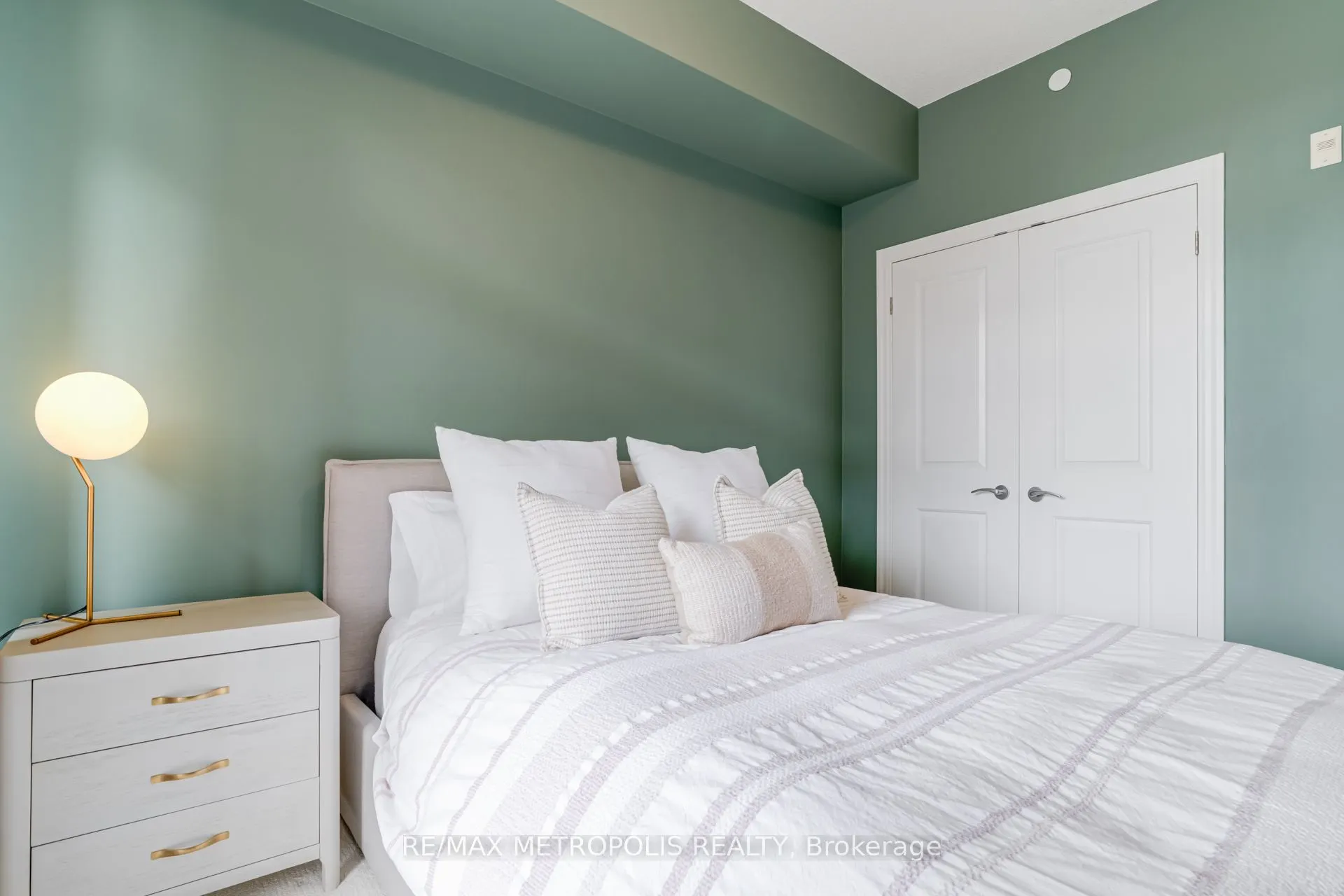 111 Civic Square Gate, #416