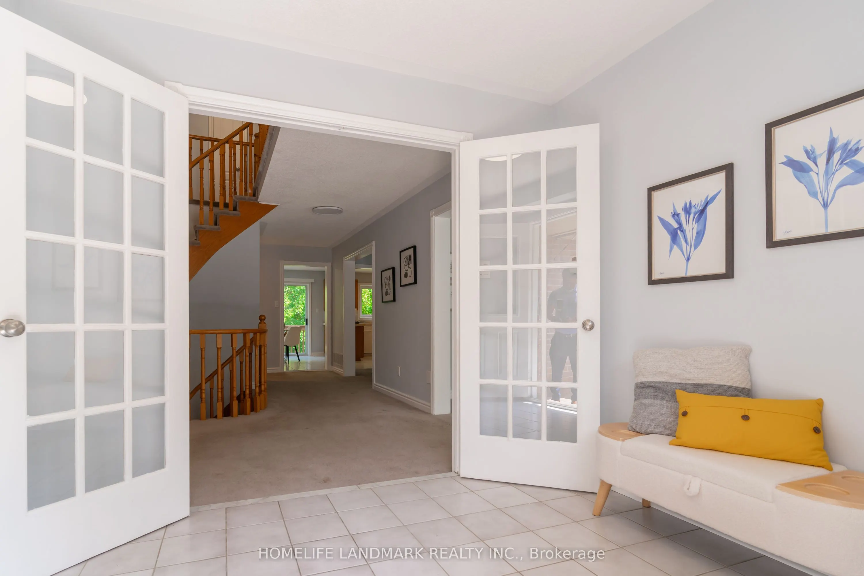 33 John Stiver Crescent