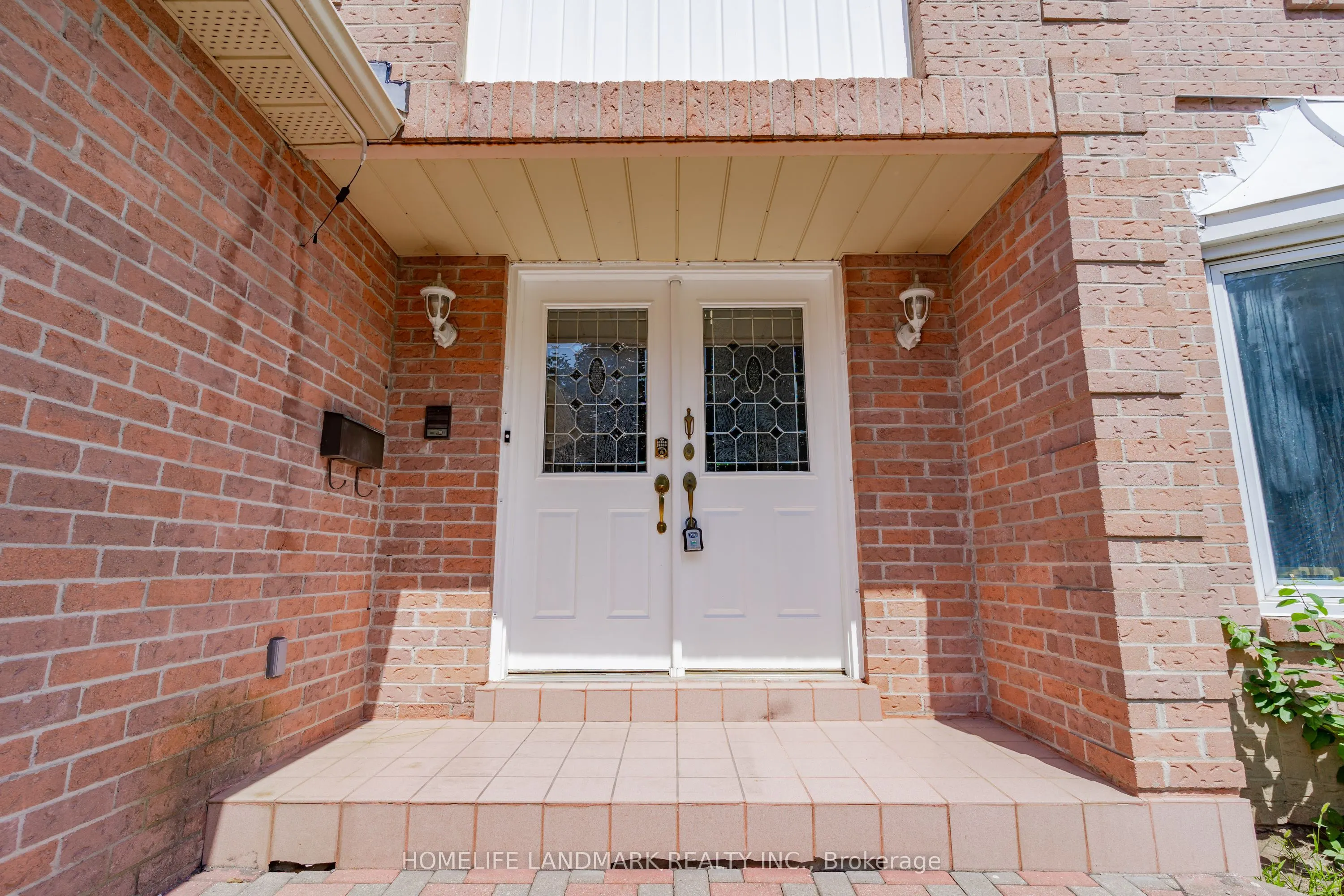 33 John Stiver Crescent