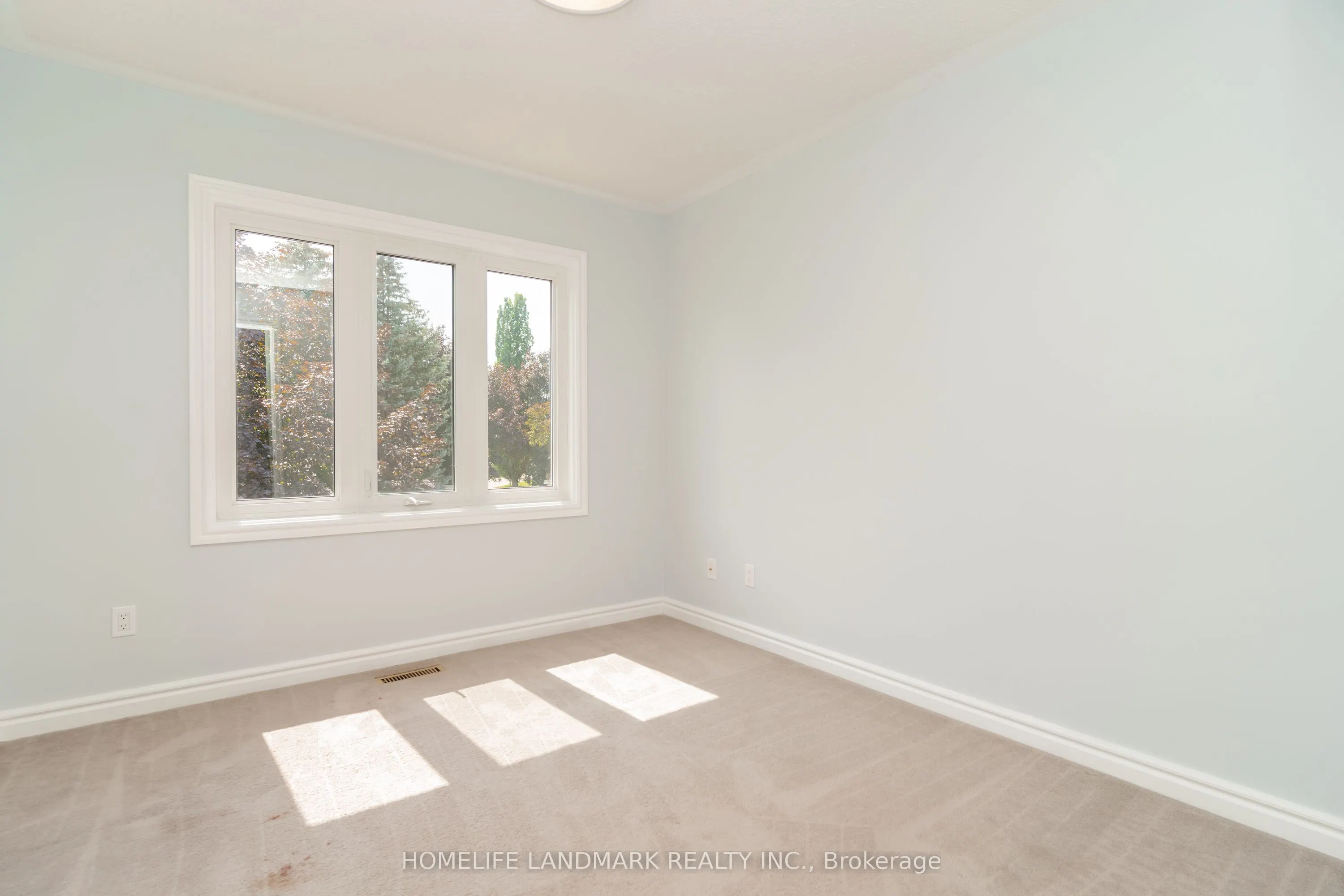 33 John Stiver Crescent