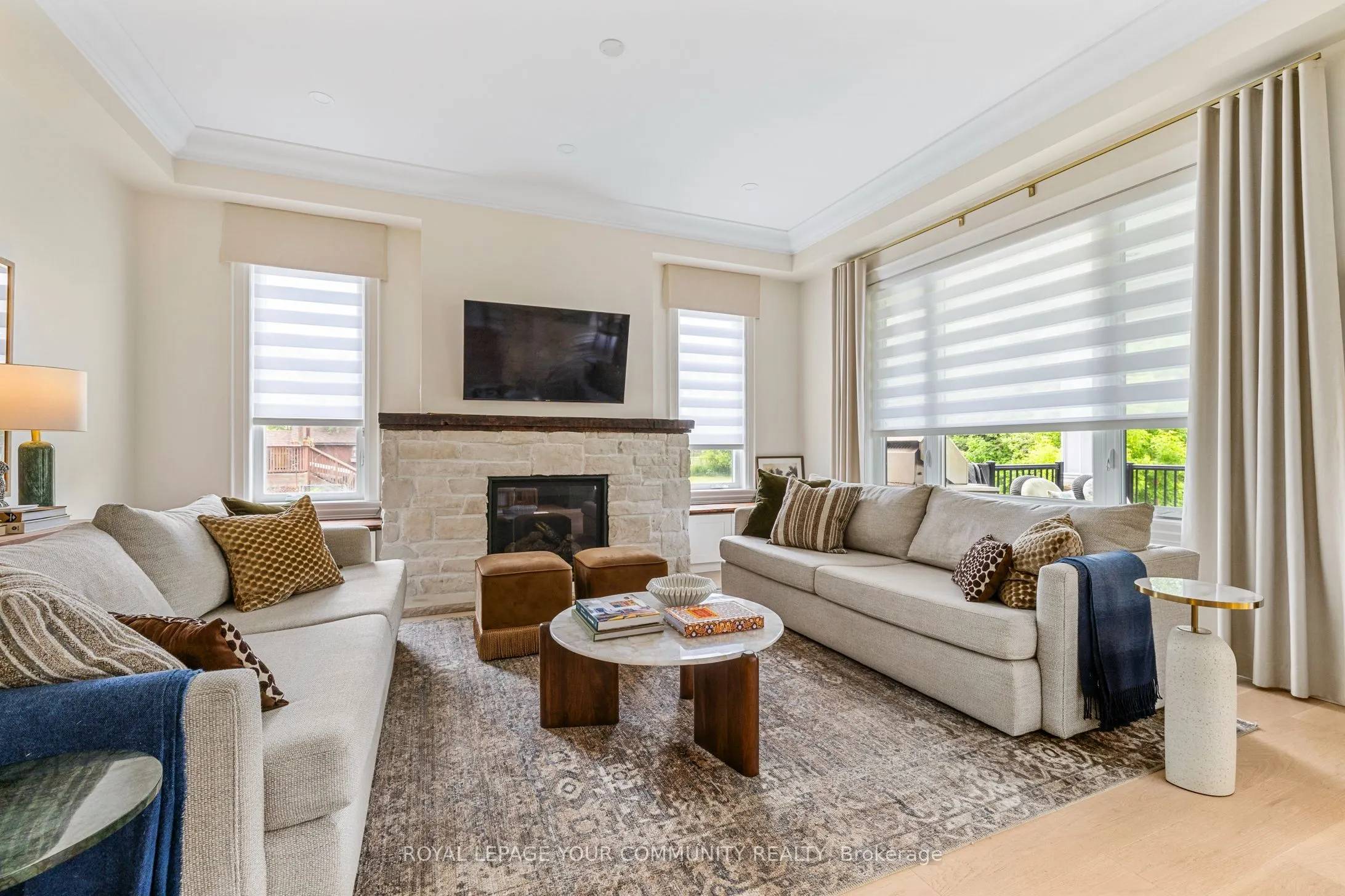 6077 Hillsdale Drive