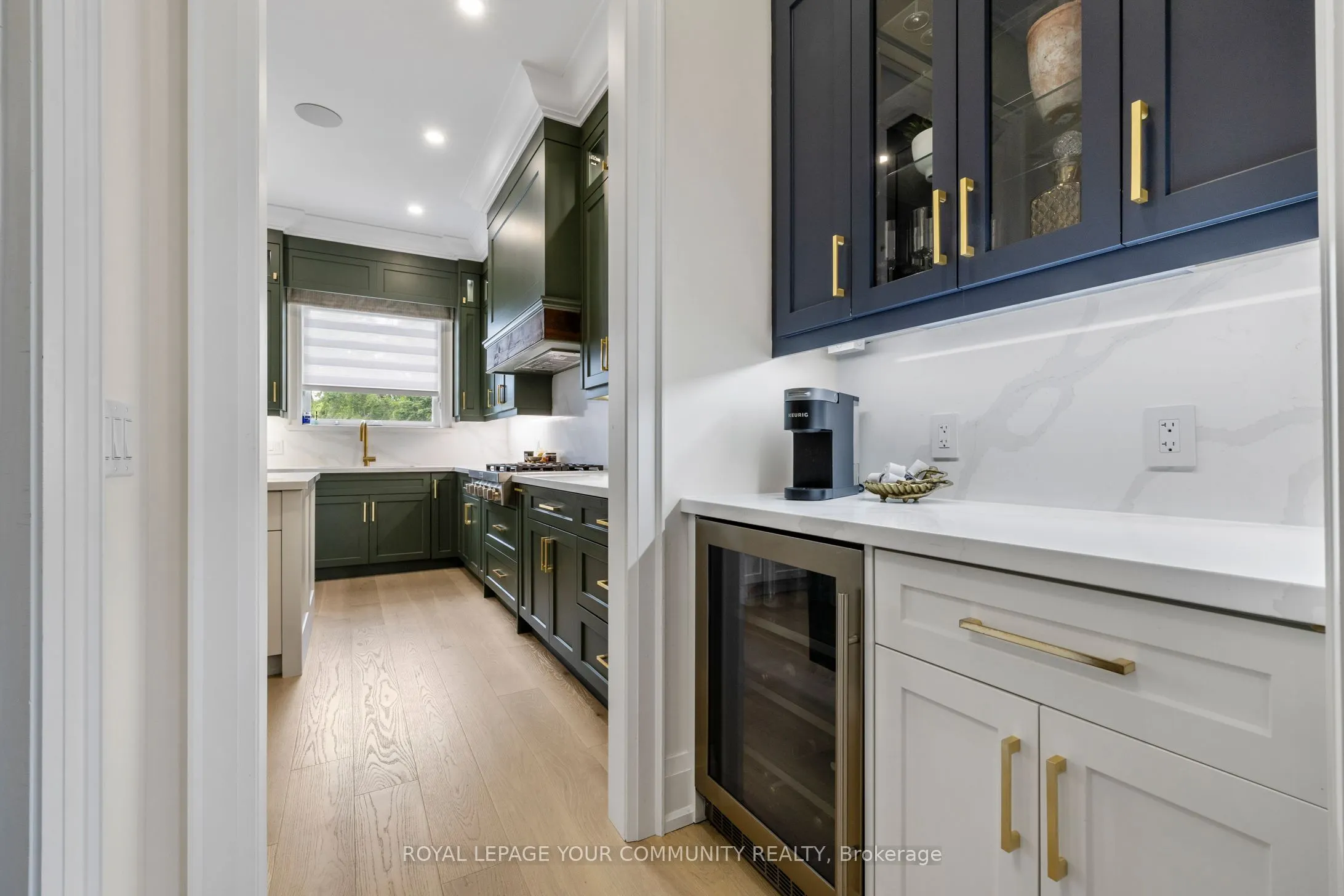 6077 Hillsdale Drive