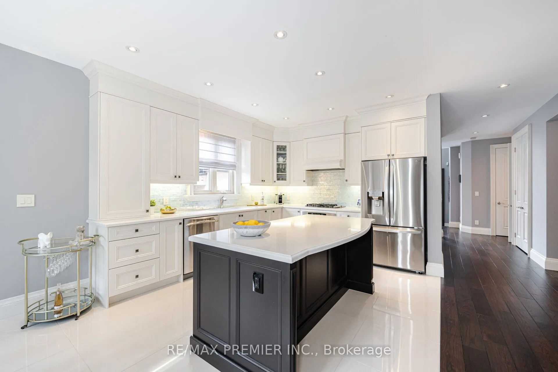 28 Ellerby Square N